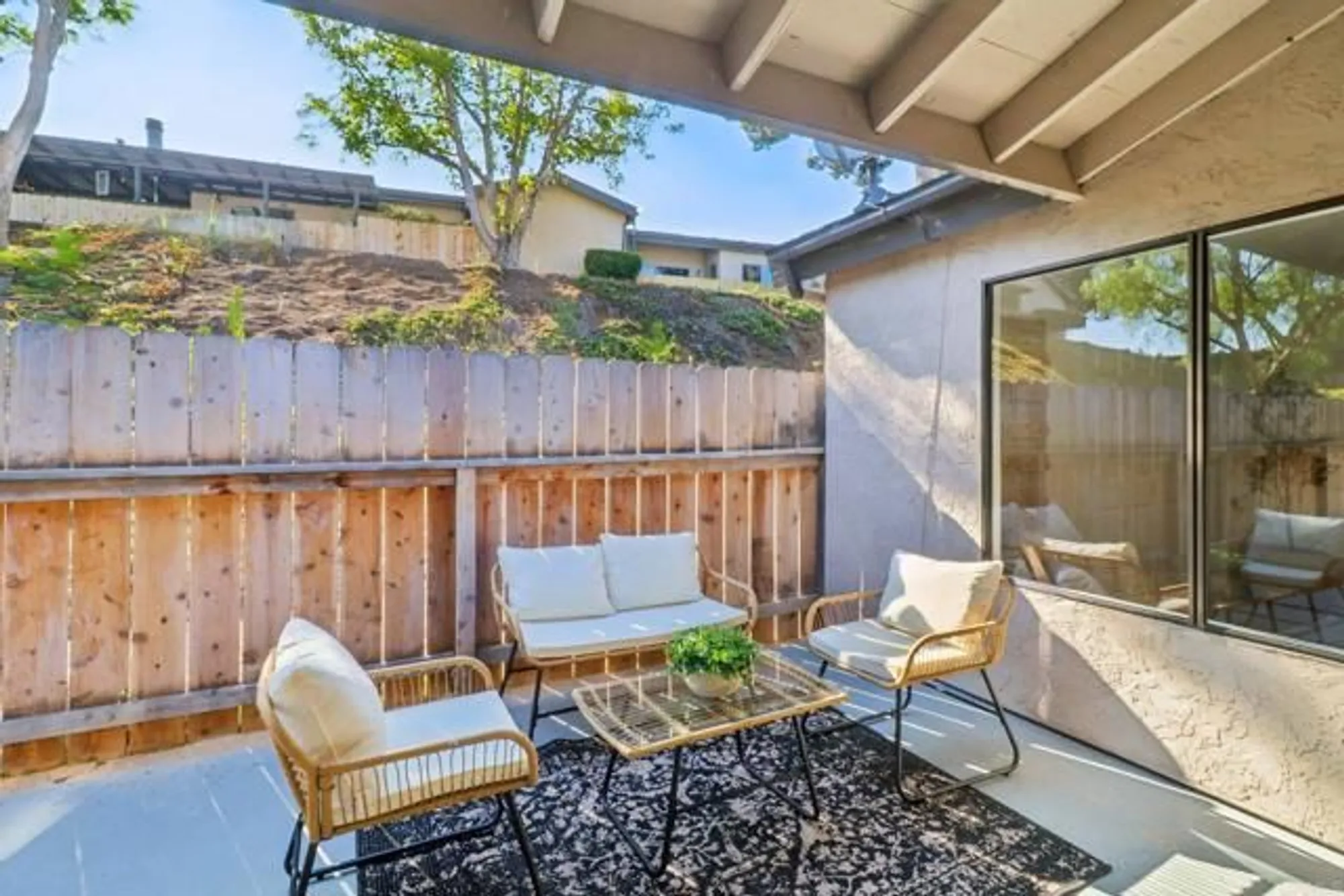 Property Slideshow image 26 of 36 | 737 nob cir, Vista, CA, 92084