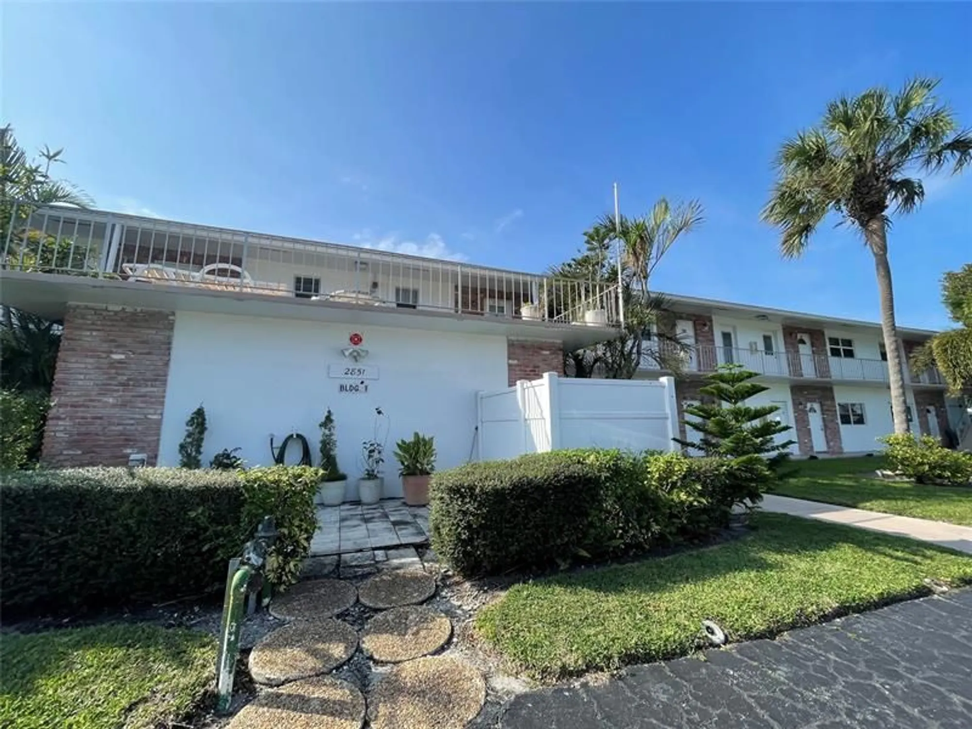 Property Slideshow image 4 of 35 | 2851 e golf blvd apt 206, Pompano Beach, FL, 33064
