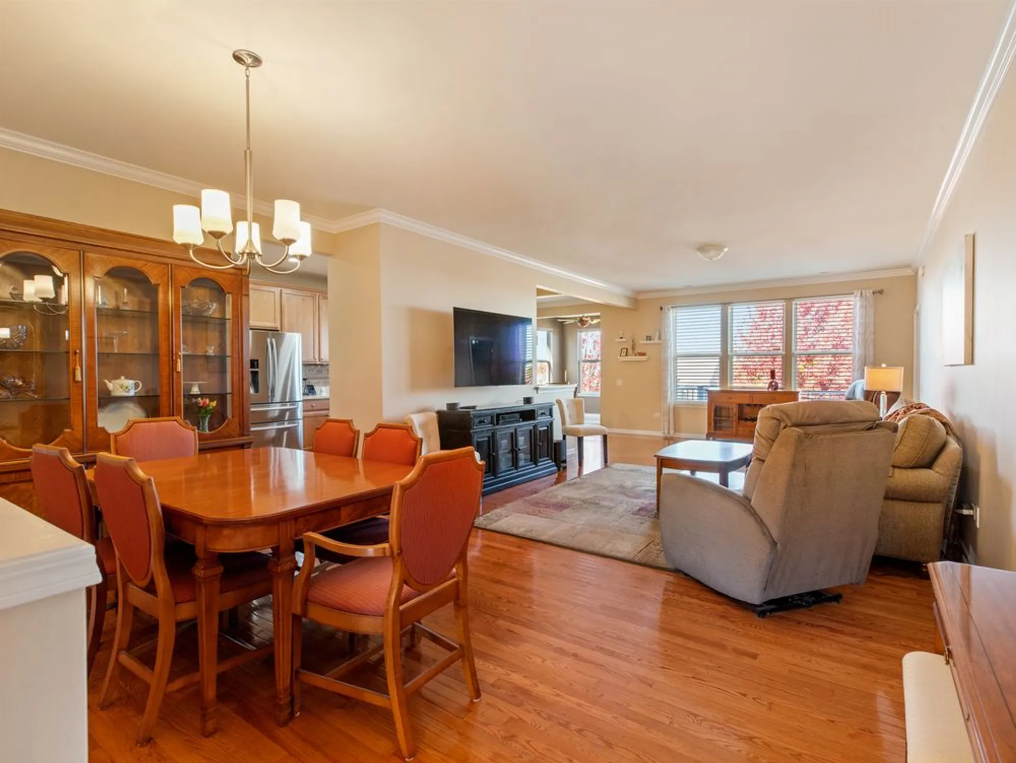 Property Slideshow image 6 of 36 | 3001 ravinia cir, Mundelein, IL, 60060