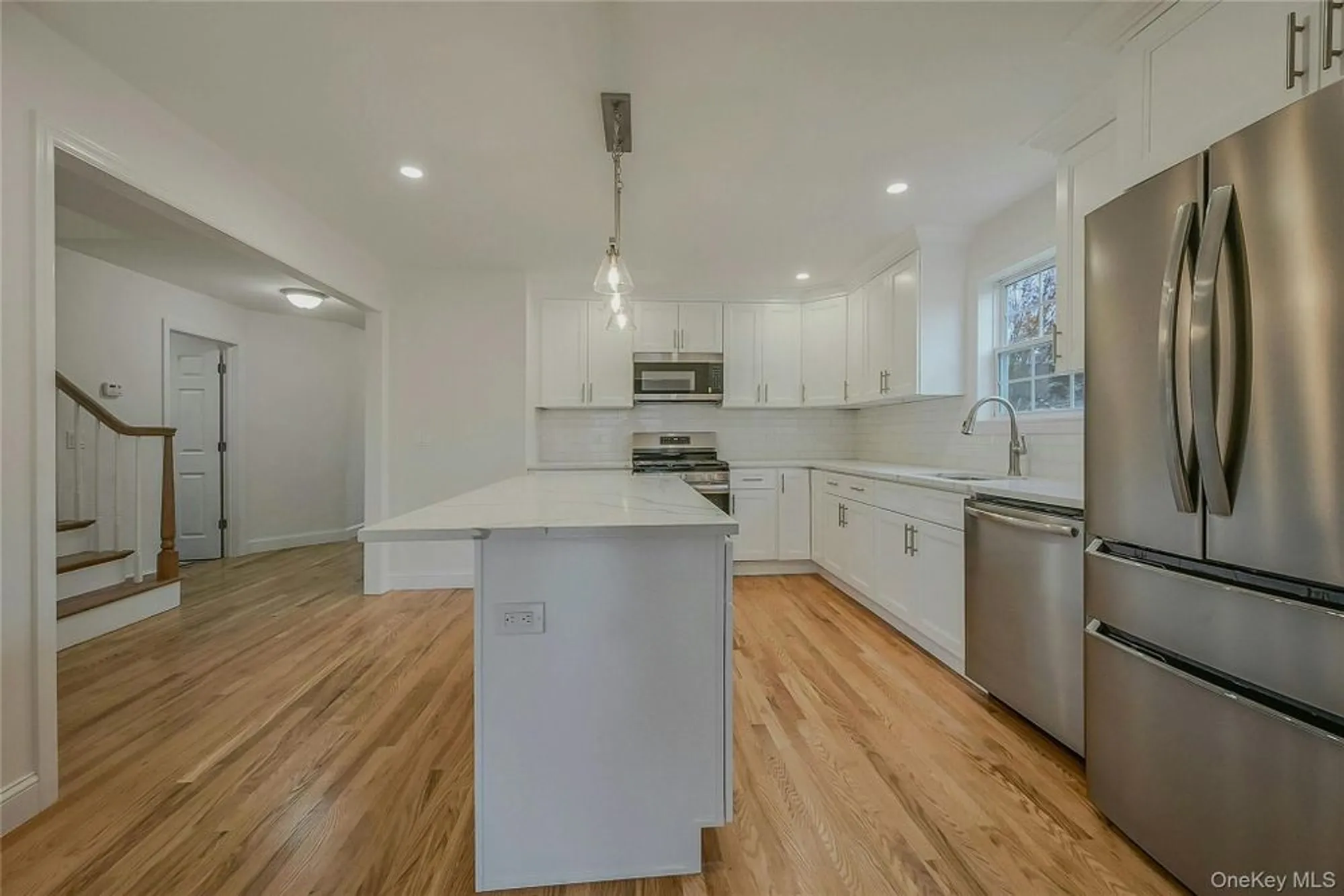 Property Slideshow image 15 of 47 | 98 scenic lake dr, Riverhead, NY, 11901