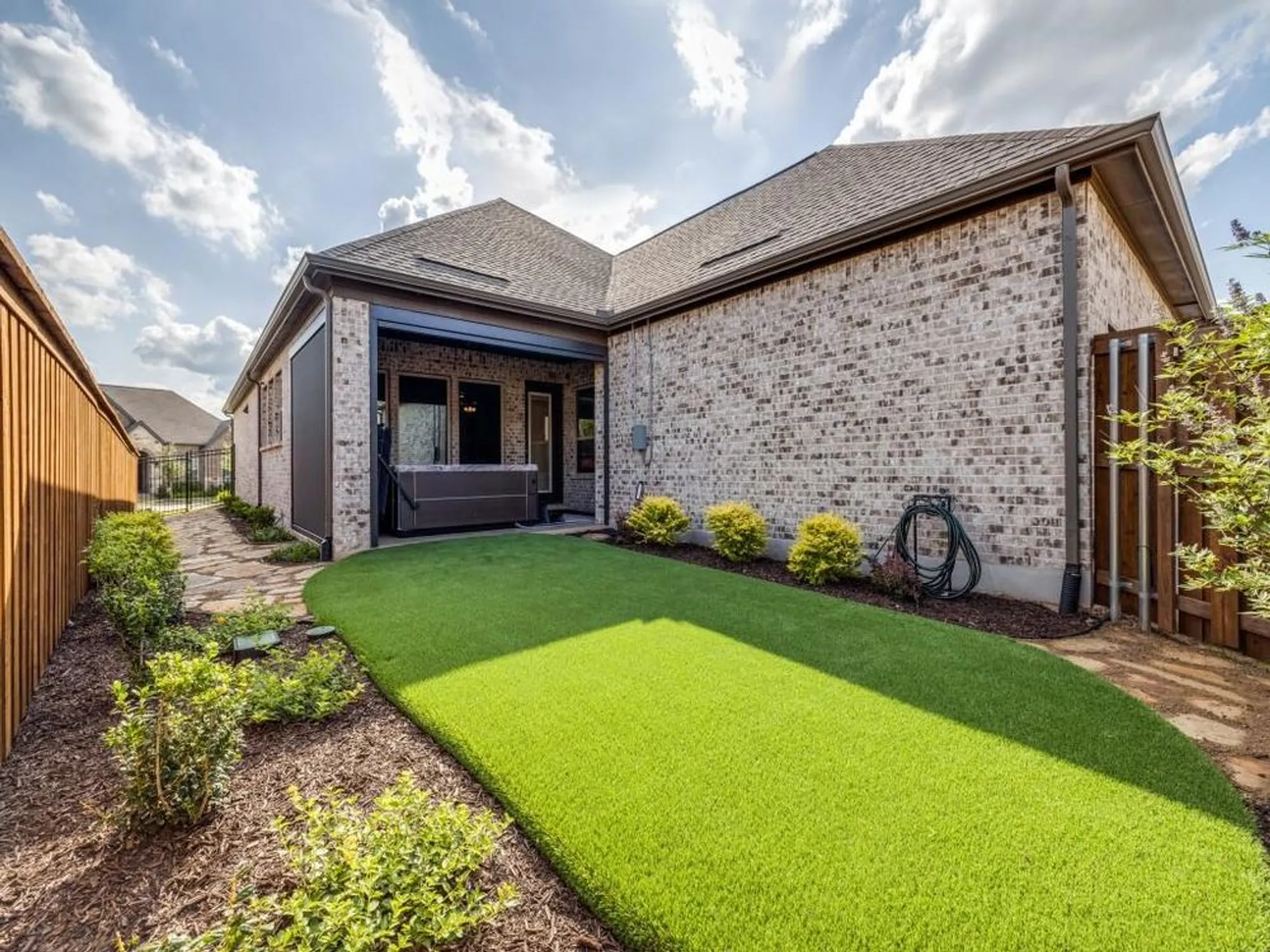 Property Slideshow image 23 of 25 | 4805 blackhawk green ct, Arlington, TX, 76005