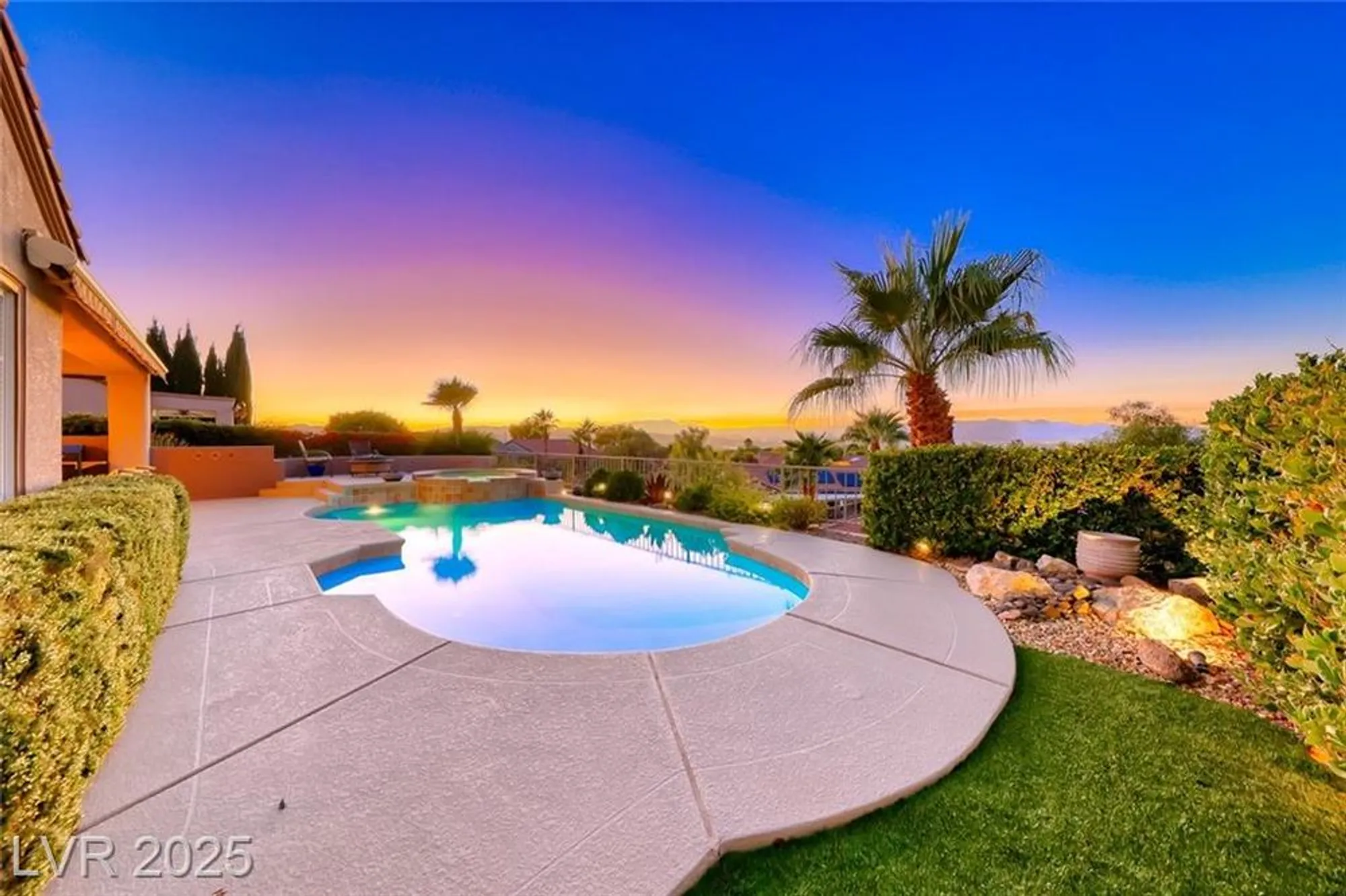 Property Slideshow image 43 of 66 | 2470 bedford park dr, Henderson, NV, 89052