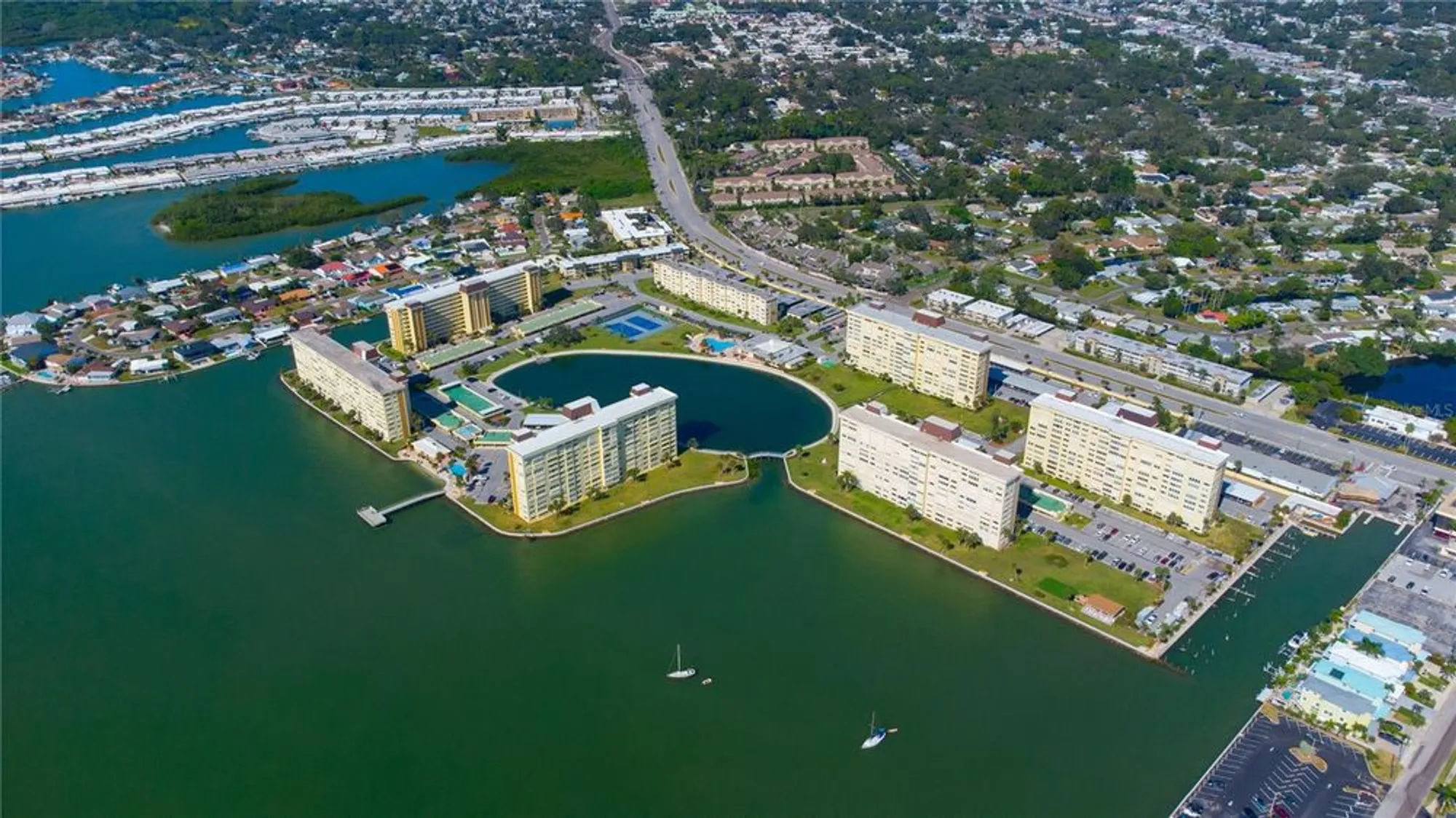 Property Slideshow image 29 of 31 | 4725 cove cir apt 207, Saint Petersburg, FL, 33708