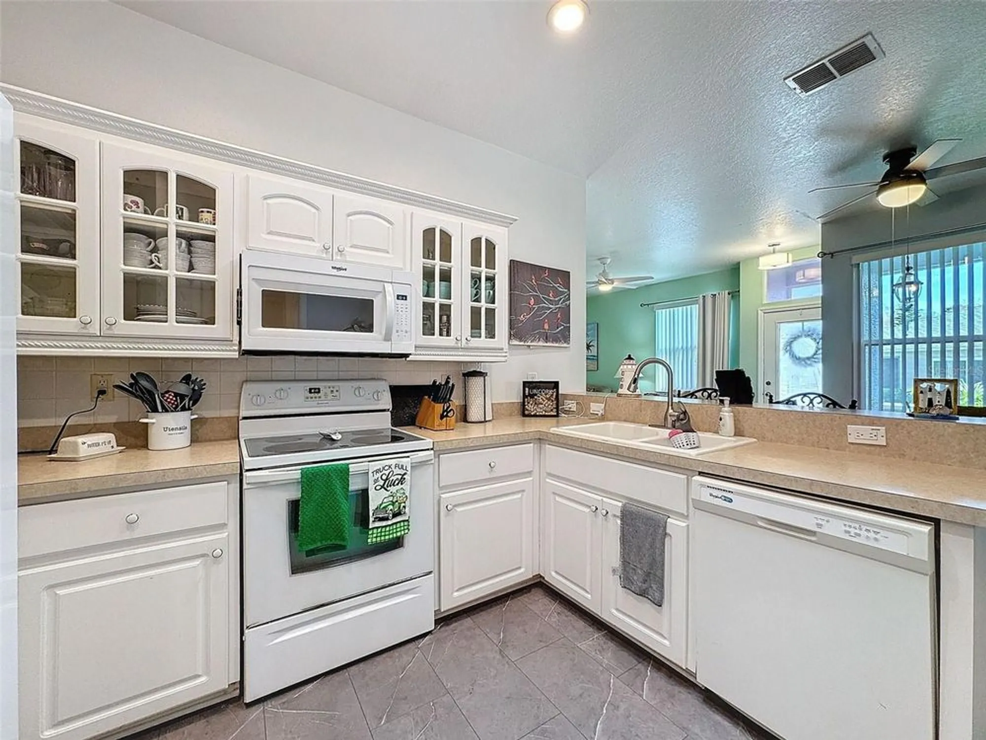 Property Slideshow image 19 of 57 | 11723 foxworth ln, New Port Richey, FL, 34654