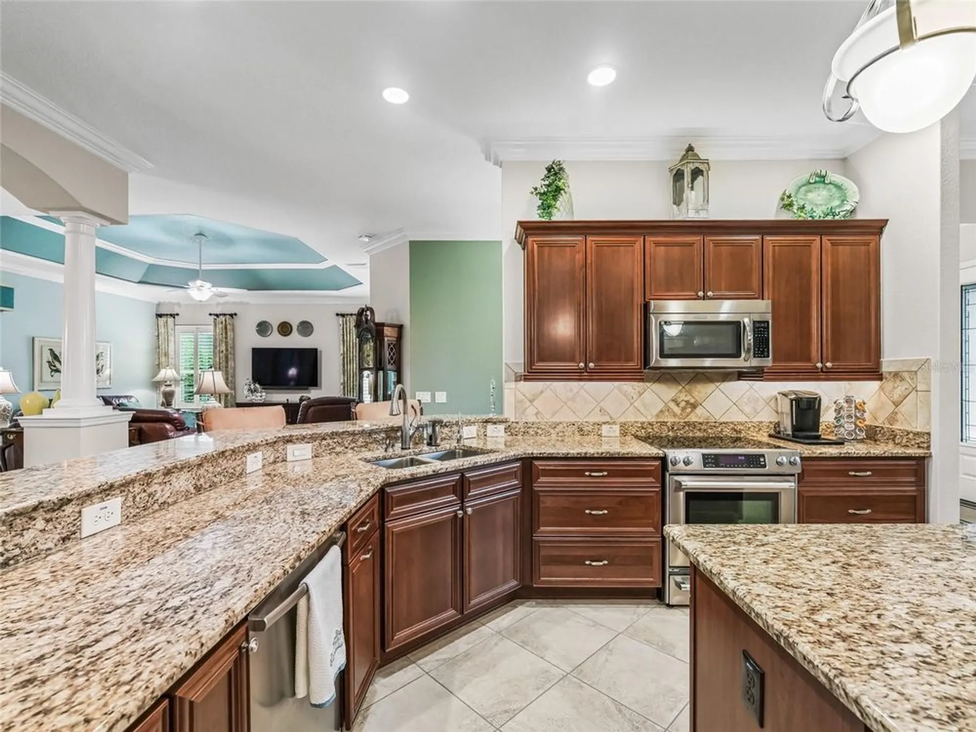 Property Slideshow image 9 of 59 | 2217 isleworth cir, The Villages, FL, 32163