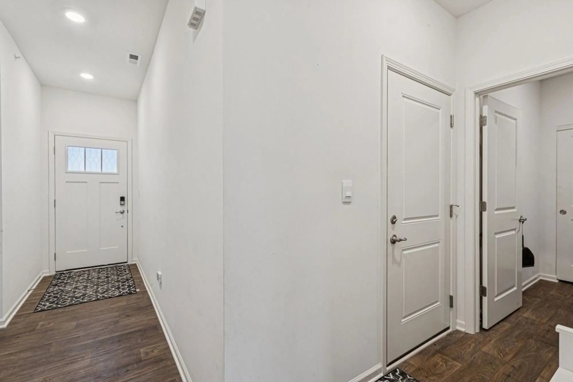 Property Slideshow image 25 of 48 | 952 darwin st, North Aurora, IL, 60542