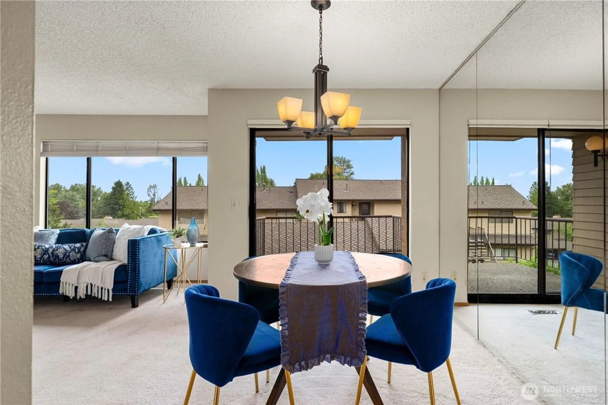 Property Slideshow image 7 of 35 | 10637 glen acres dr s # 10637, Seattle, WA, 98168