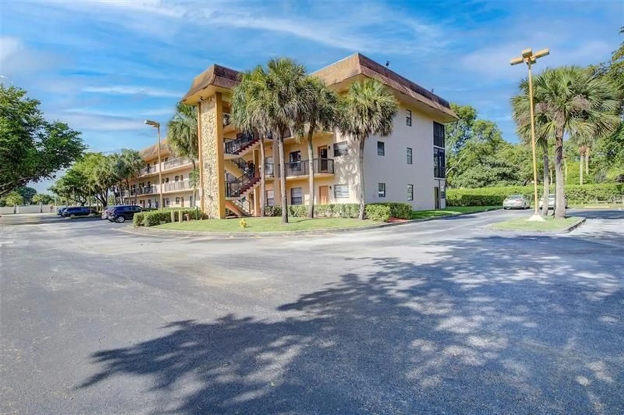Property Slideshow image 13 of 30 | 6095 n sabal palm blvd 212, Tamarac, FL, 33319
