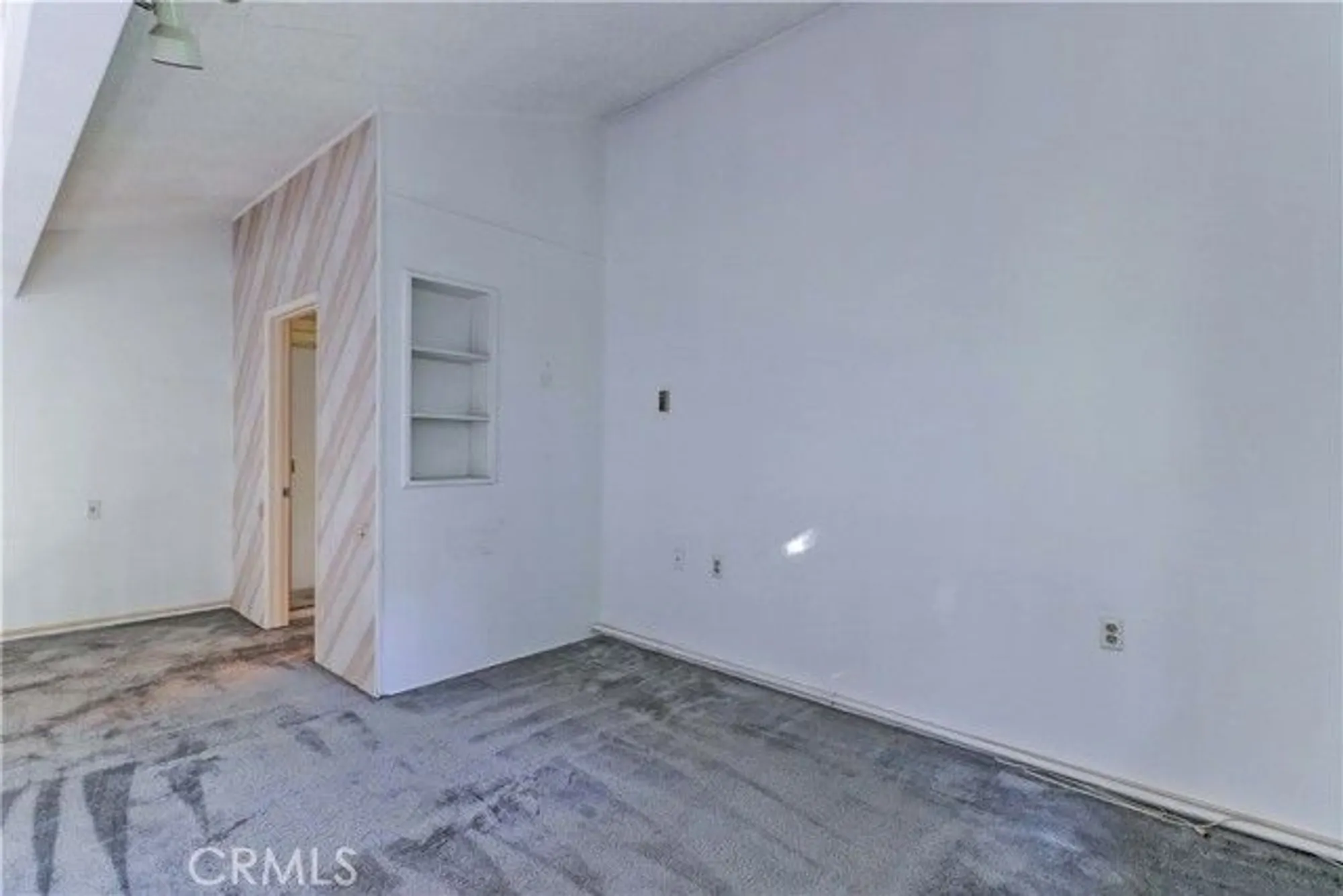 Property Slideshow image 29 of 56 | 2009 via mariposa w d, Laguna Woods, CA, 92637