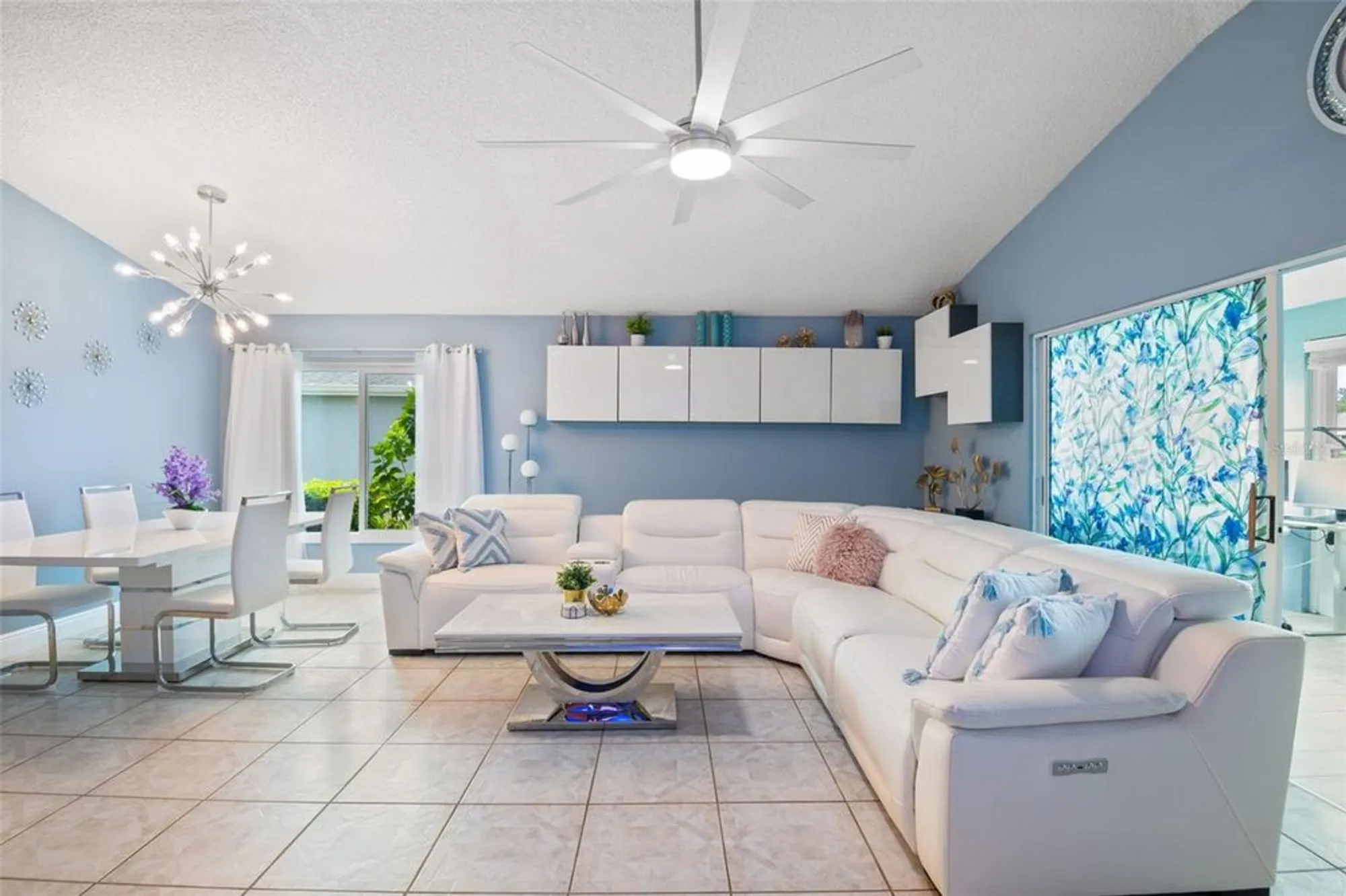 Property Slideshow image 12 of 61 | 713 manchester woods dr, Sun City Center, FL, 33573