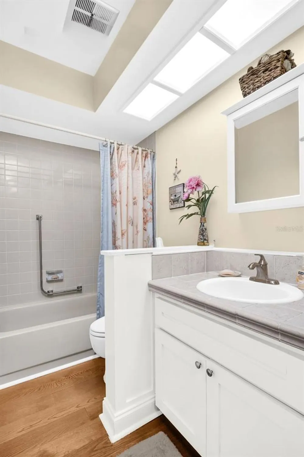 Property Slideshow image 22 of 49 | 3481 maclaren dr, Palm Harbor, FL, 34684