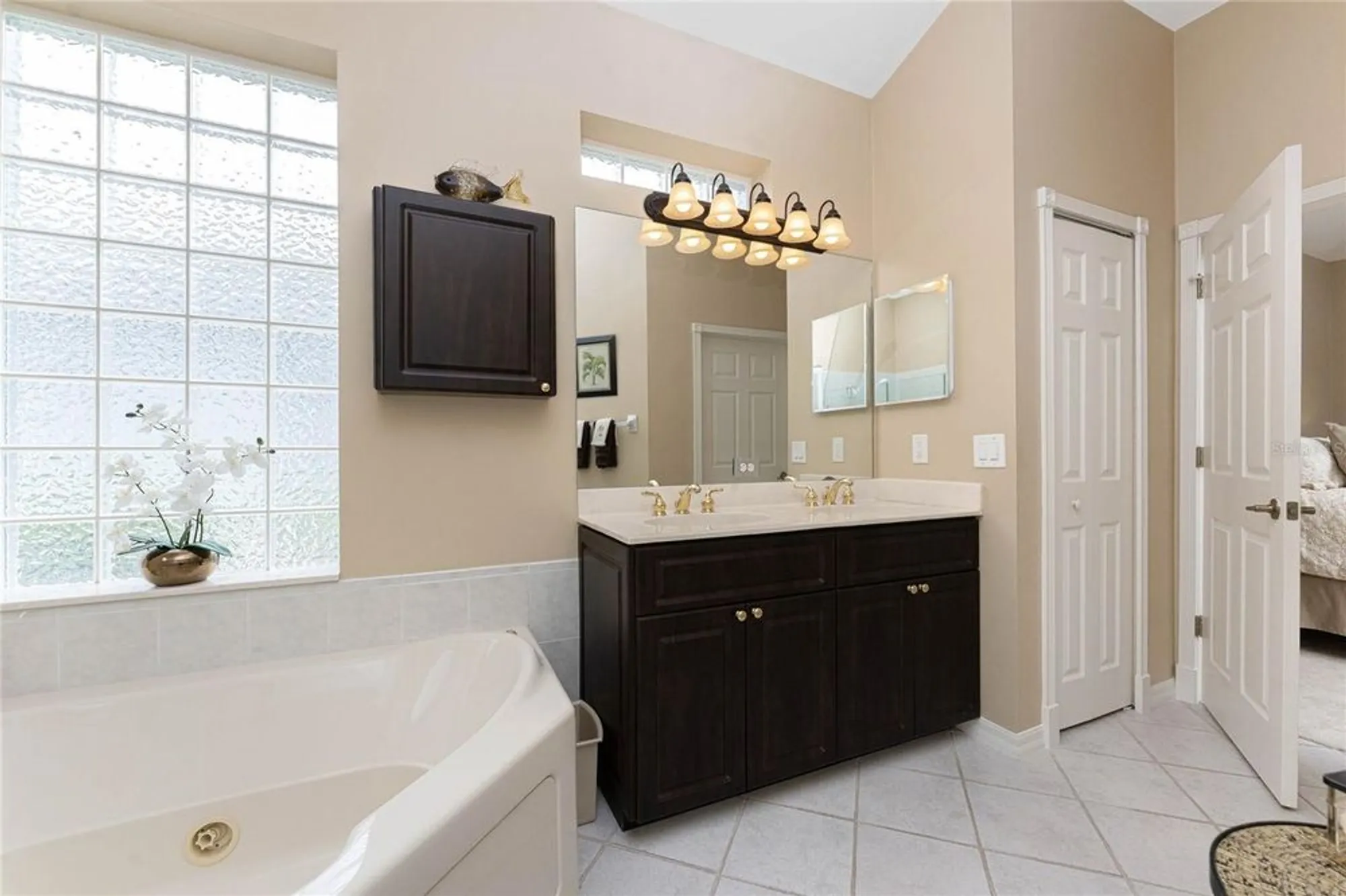 Property Slideshow image 31 of 57 | 17791 courtside landings cir, Punta Gorda, FL, 33955