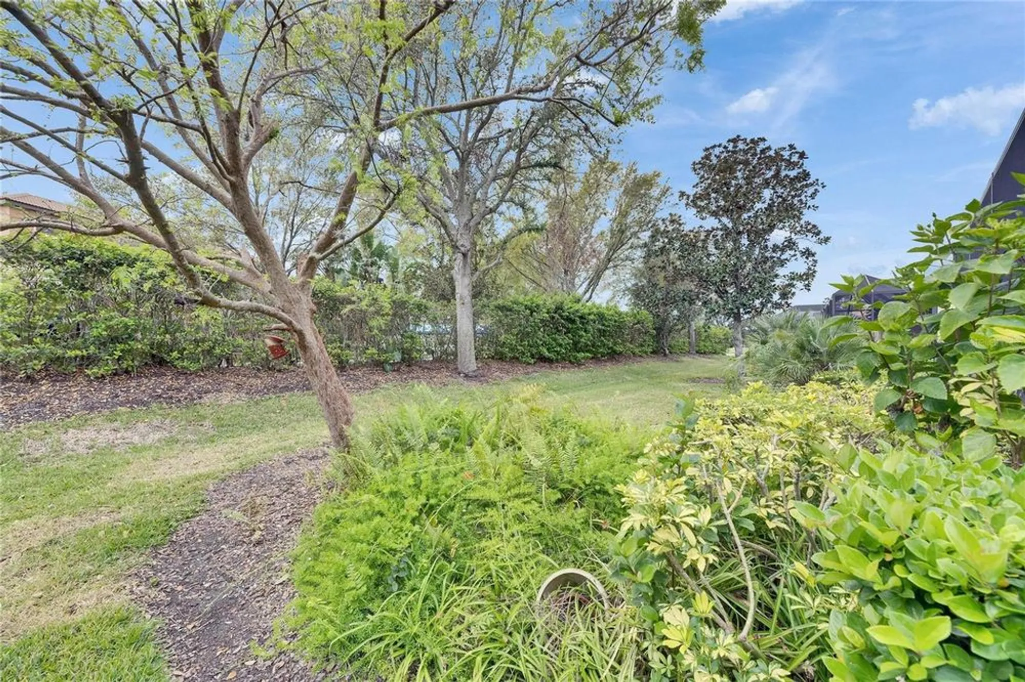 Property Slideshow image 55 of 97 | 144 silver falls dr, Apollo Beach, FL, 33572