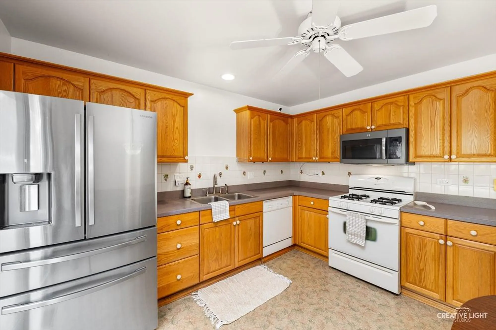 Property Slideshow image 6 of 17 | 20832 w periwinkle ct, Plainfield, IL, 60544