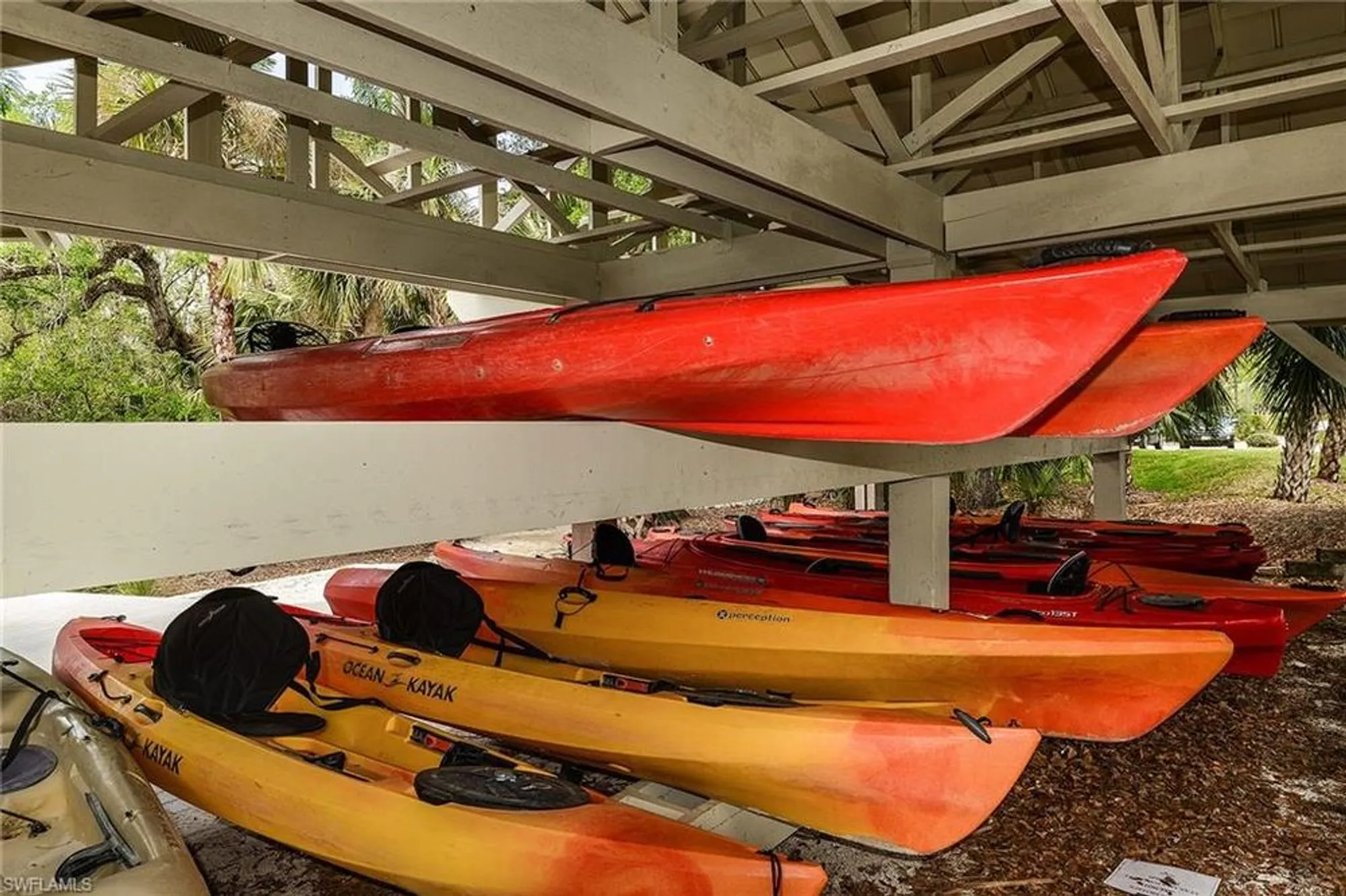 Property Slideshow image 20 of 29 | 3074 heritage pines dr, Fort Myers, FL, 33905