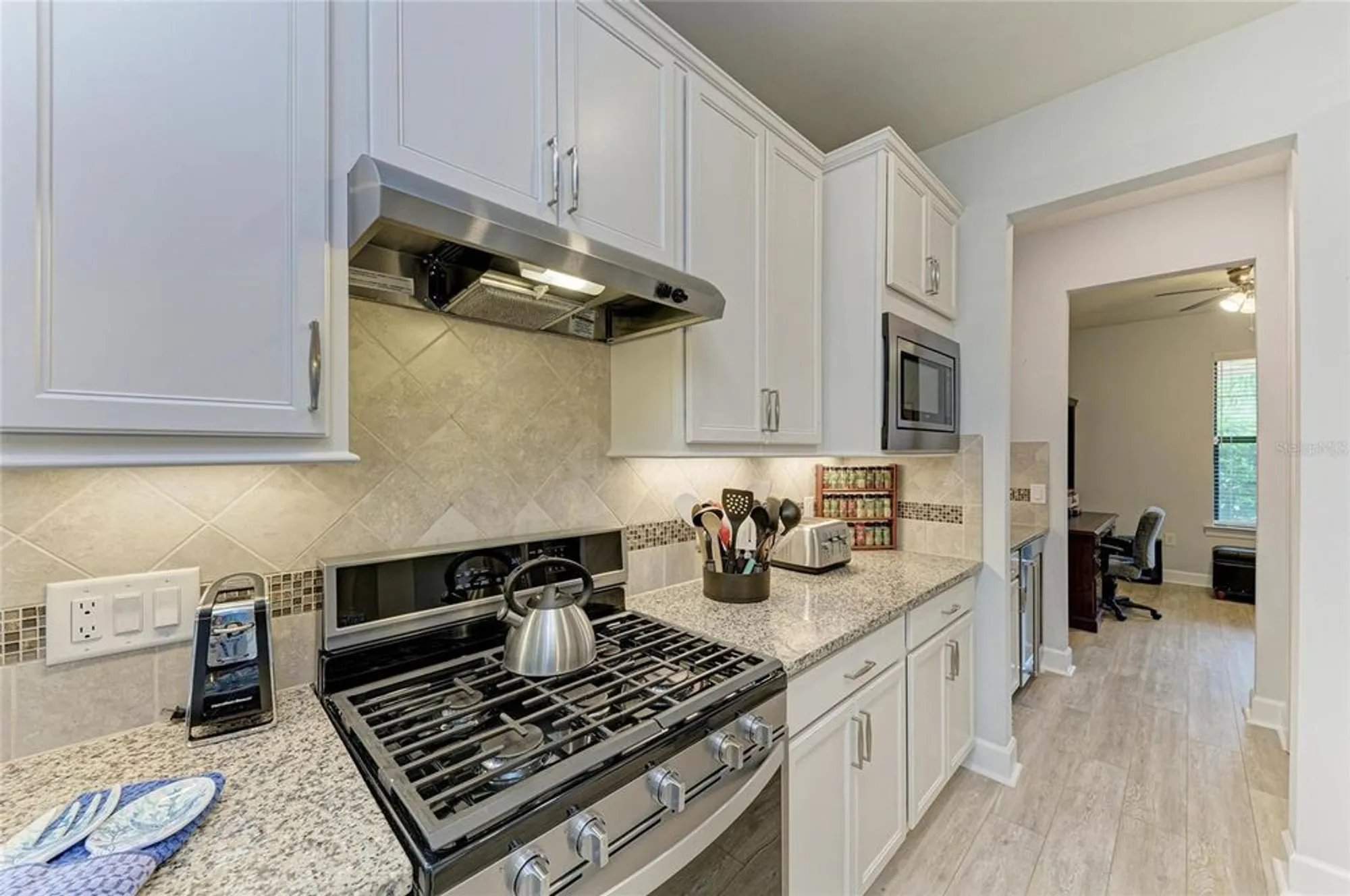 Property Slideshow image 18 of 65 | 7572 viola loop, Bradenton, FL, 34202