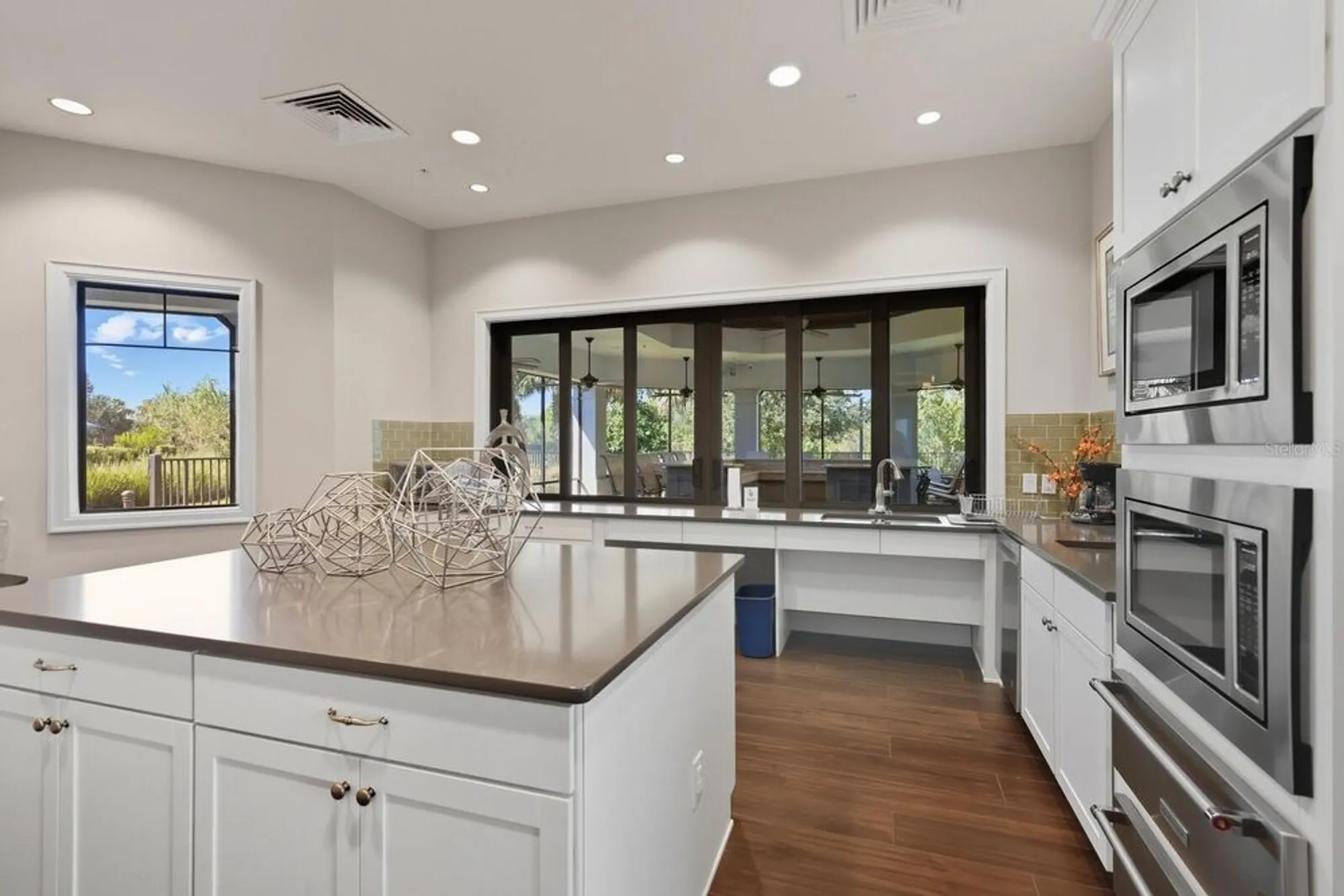 Property Slideshow image 43 of 51 | 5583 rain lily ct, Sarasota, FL, 34238