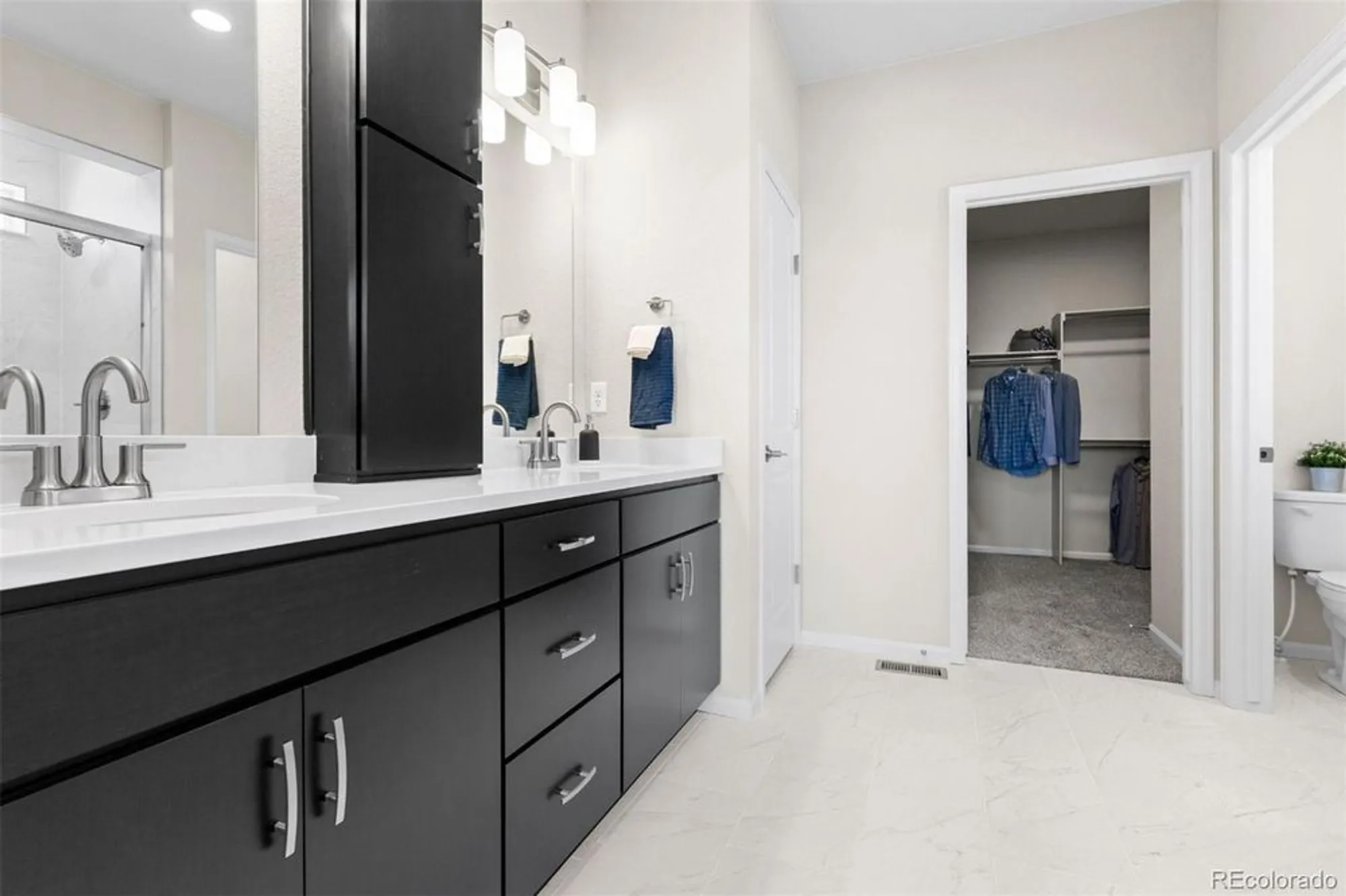 Property Slideshow image 18 of 33 | 22324 e 49th pl, Aurora, CO, 80019