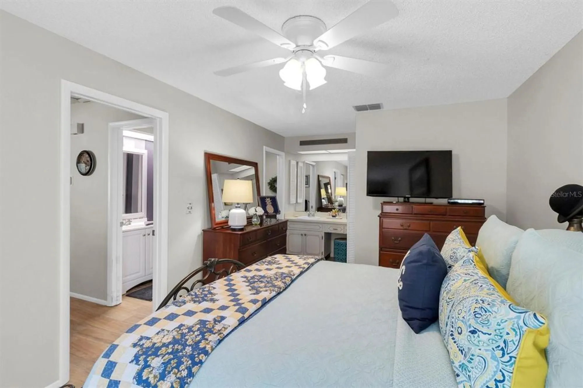 Property Slideshow image 15 of 31 | 2846 highlands blvd d, Palm Harbor, FL, 34684
