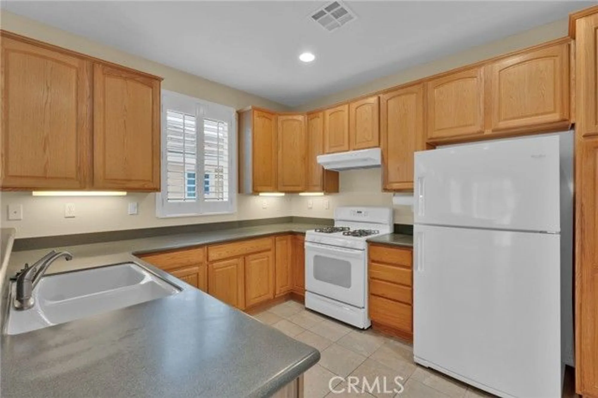 Property Slideshow image 10 of 40 | 11063 semmering ct, Apple Valley, CA, 92308
