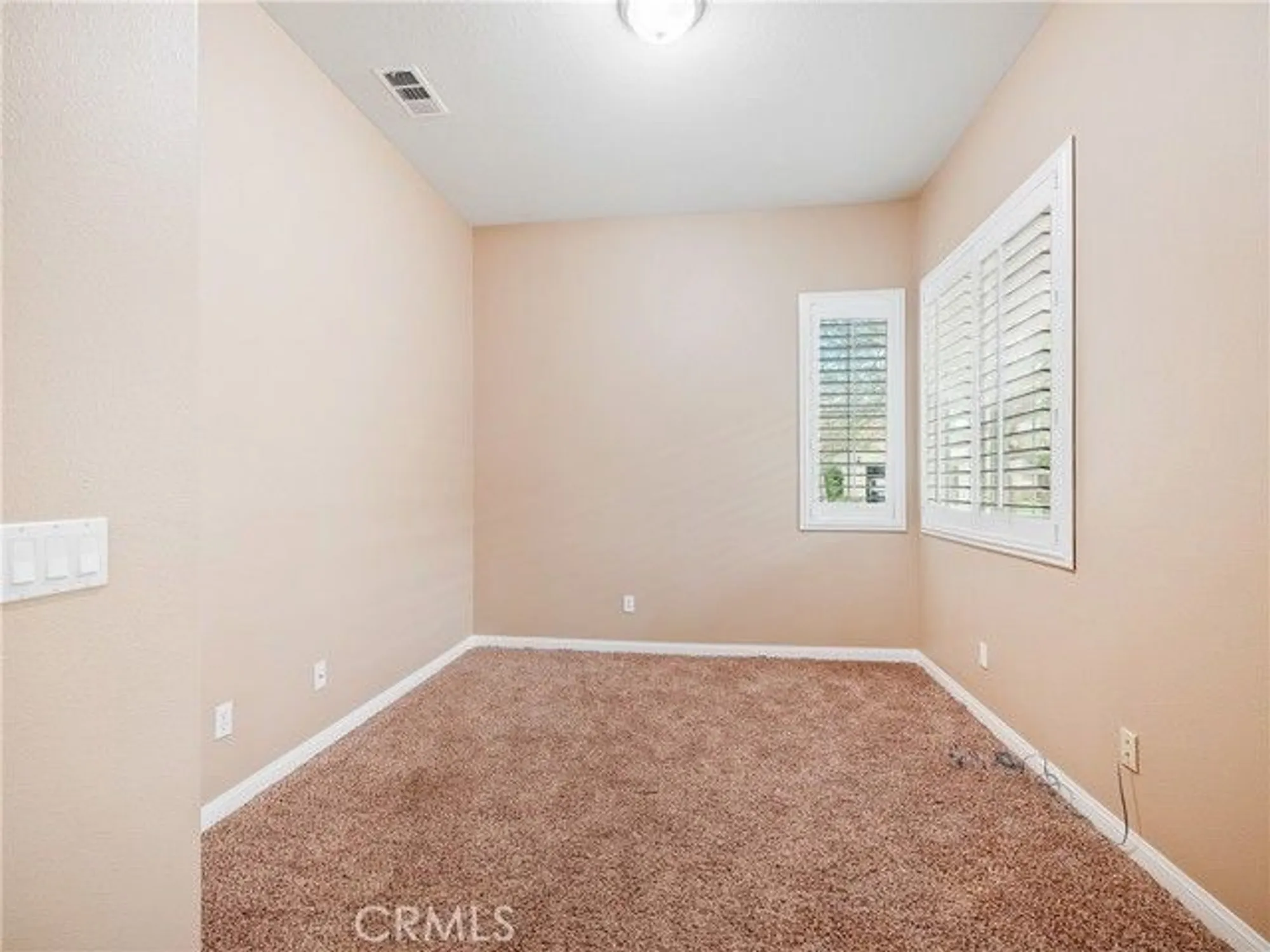 Property Slideshow image 13 of 36 | 10364 lakeshore dr, Apple Valley, CA, 92308