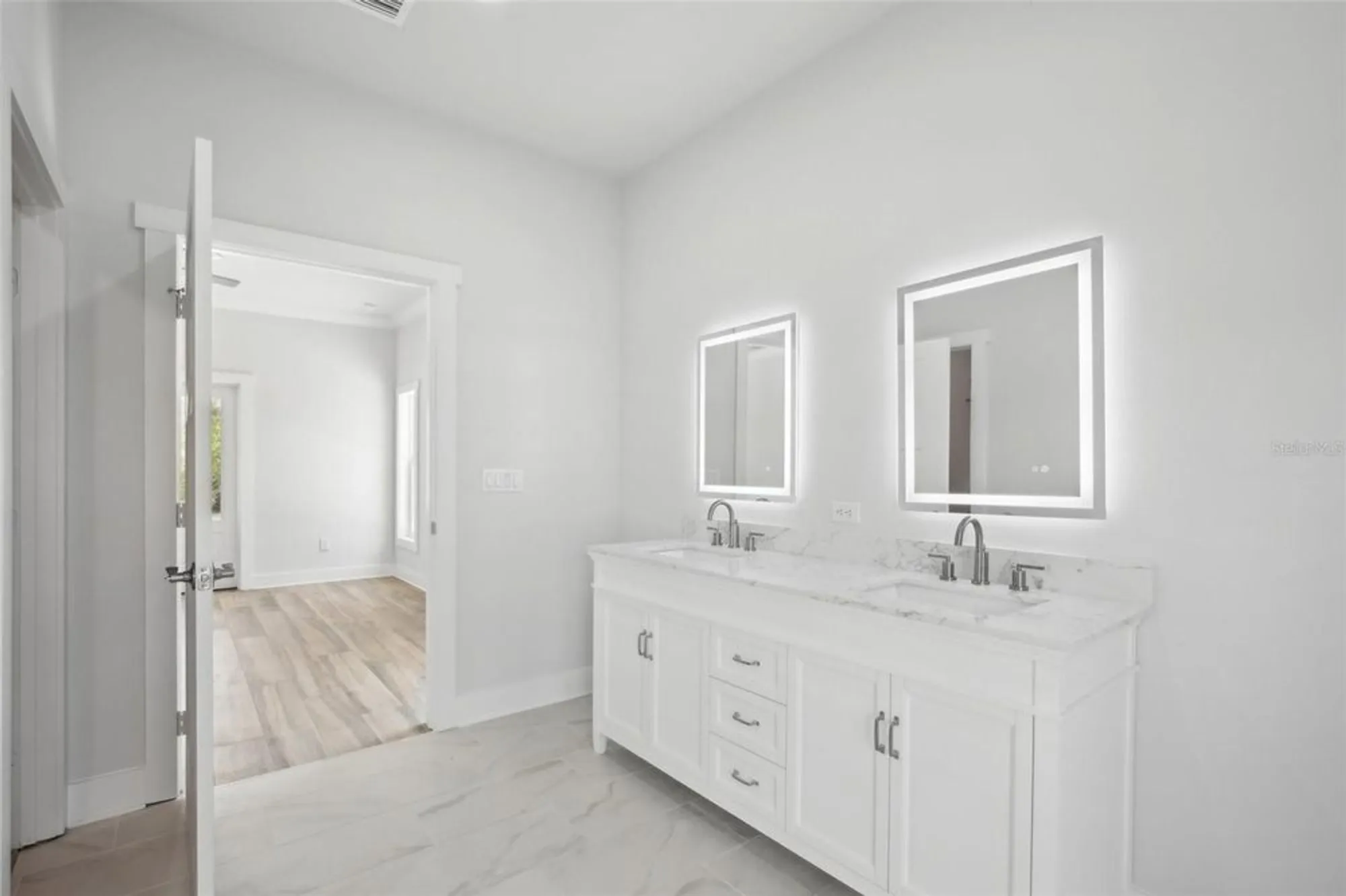 Property Slideshow image 18 of 32 | 718 desert hills way, Sun City Center, FL, 33573