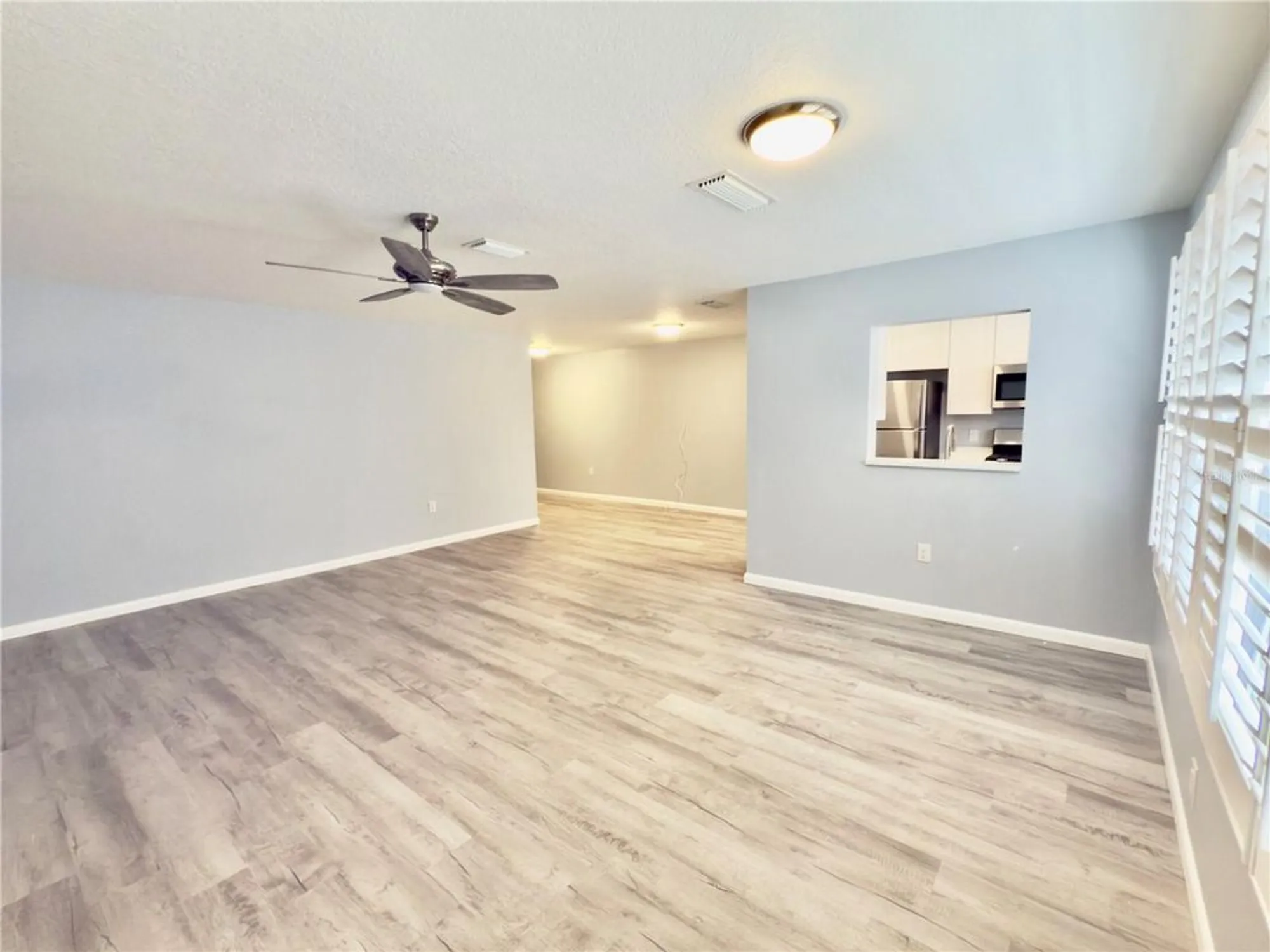 Property Slideshow image 6 of 20 | 5521 80th st n unit 306, Saint Petersburg, FL, 33709