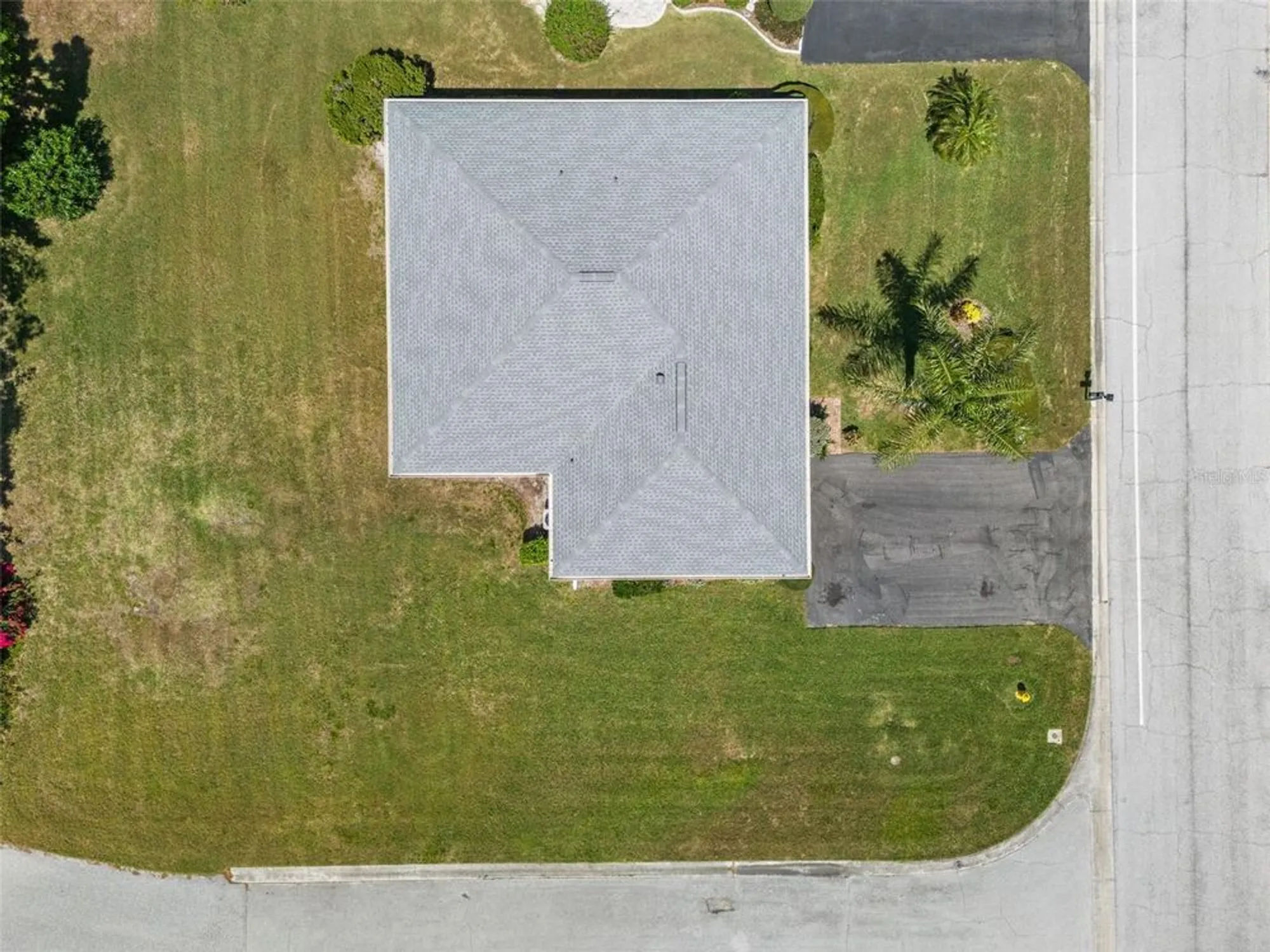 Property Slideshow image 6 of 70 | 7082 w country club dr n # 7082, Sarasota, FL, 34243