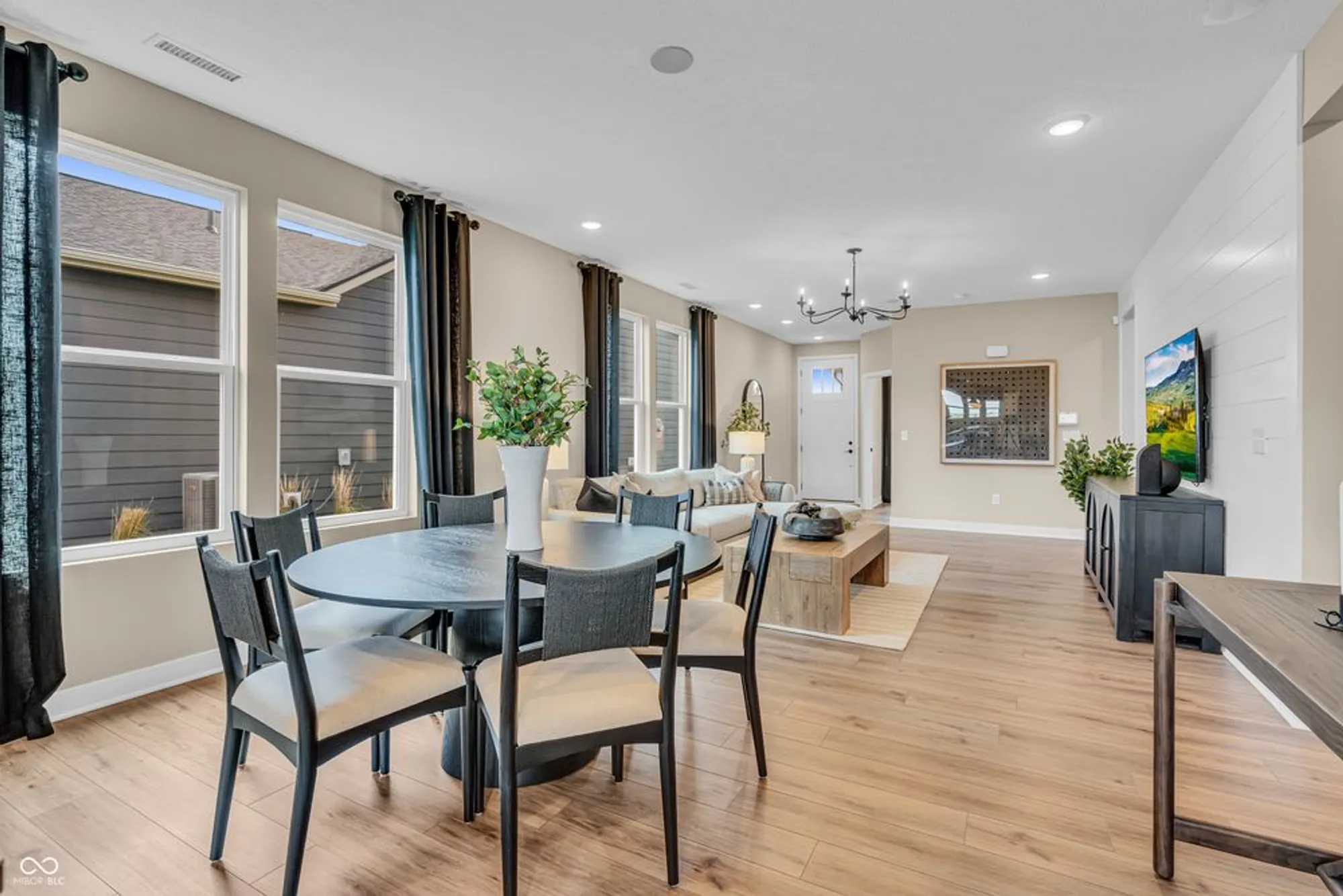 Property Slideshow image 8 of 31 | 13296 roundtop rd, Noblesville, IN, 46060