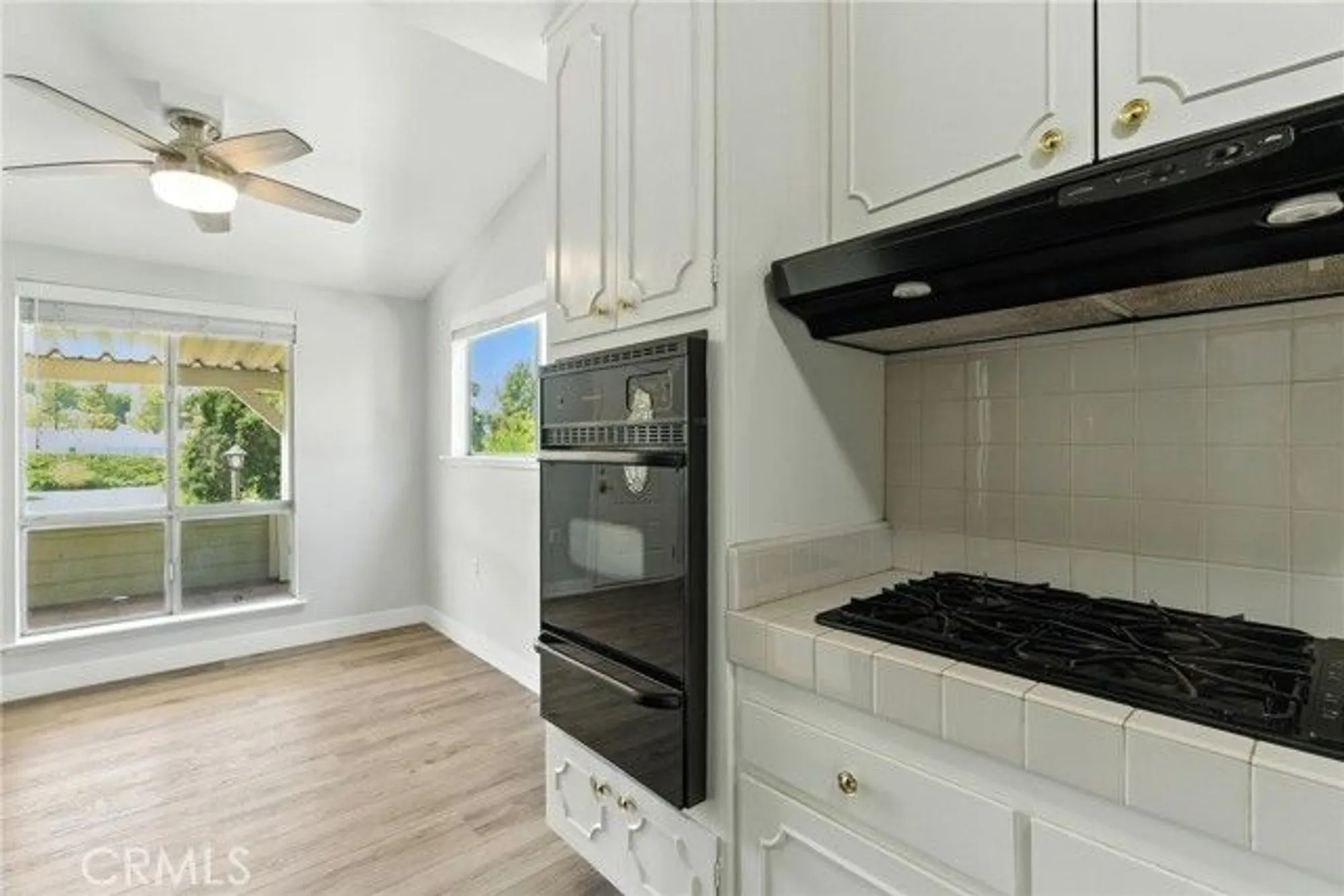 Property Slideshow image 15 of 53 | 26745 oak crossing rd d, Newhall, CA, 91321
