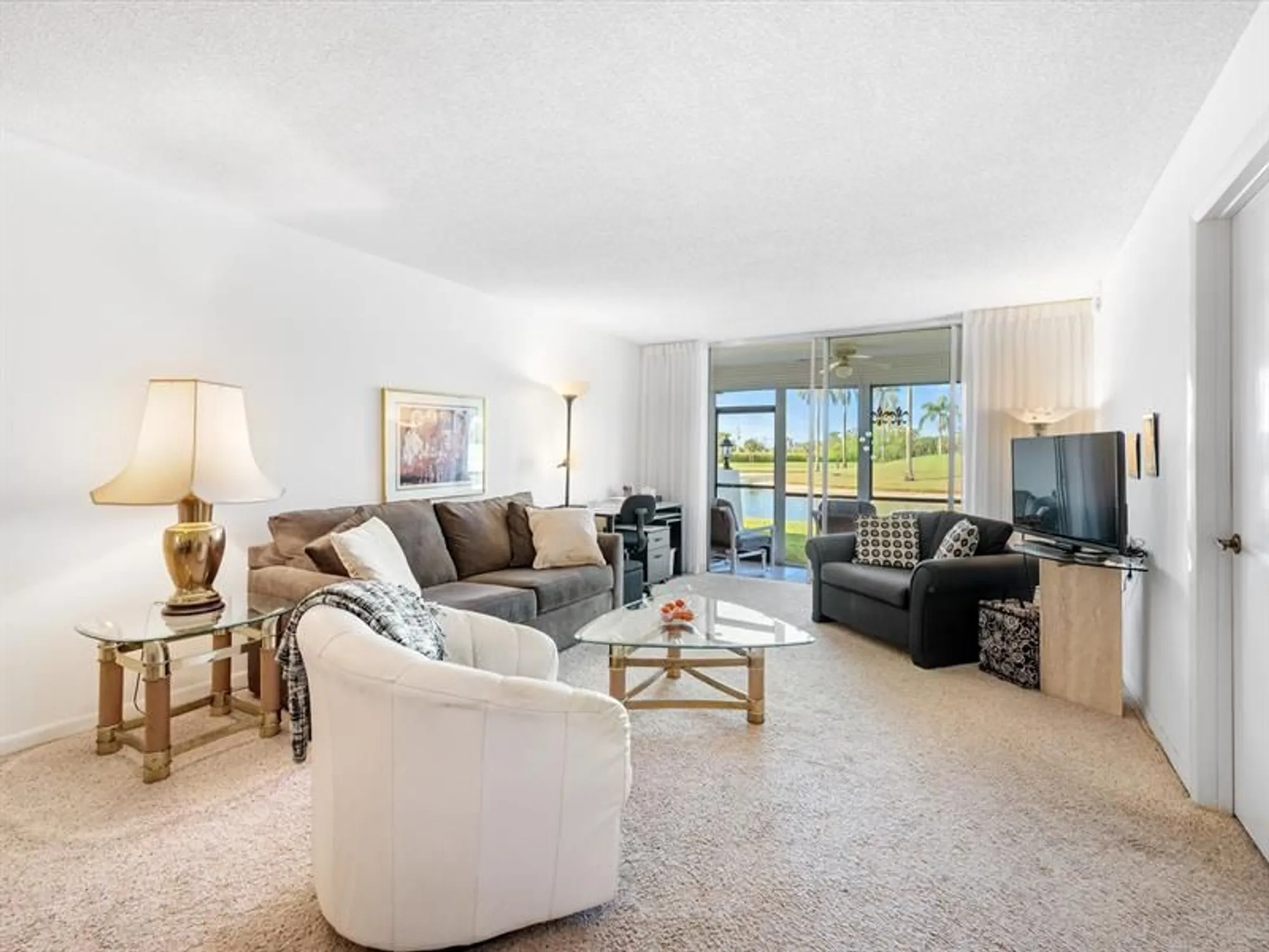 Property Slideshow image 12 of 34 | 9923 s hollybrook lake dr 109, Pembroke Pines, FL, 33025