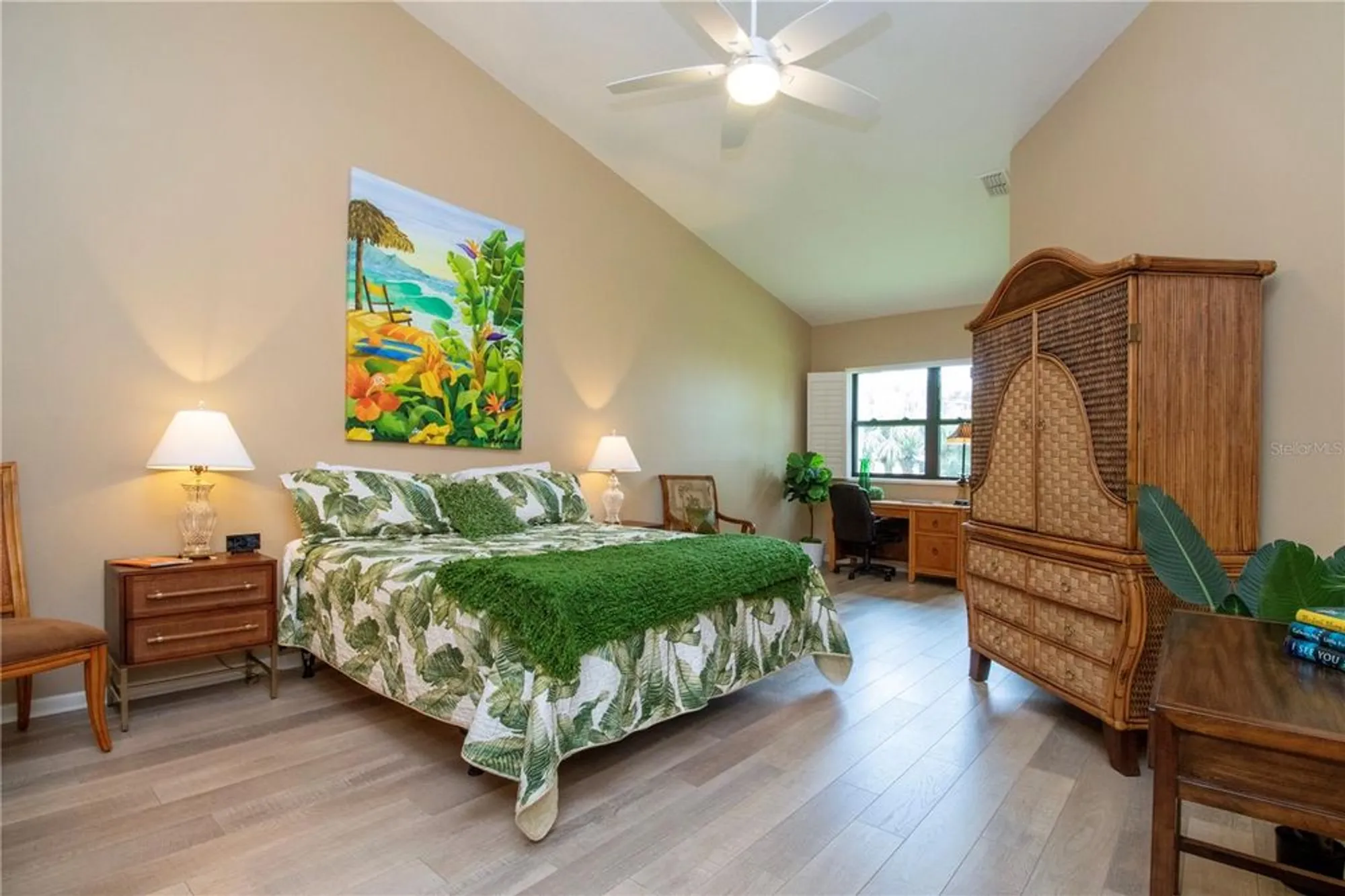 Property Slideshow image 15 of 39 | 5273 heron way # 202, Sarasota, FL, 34231