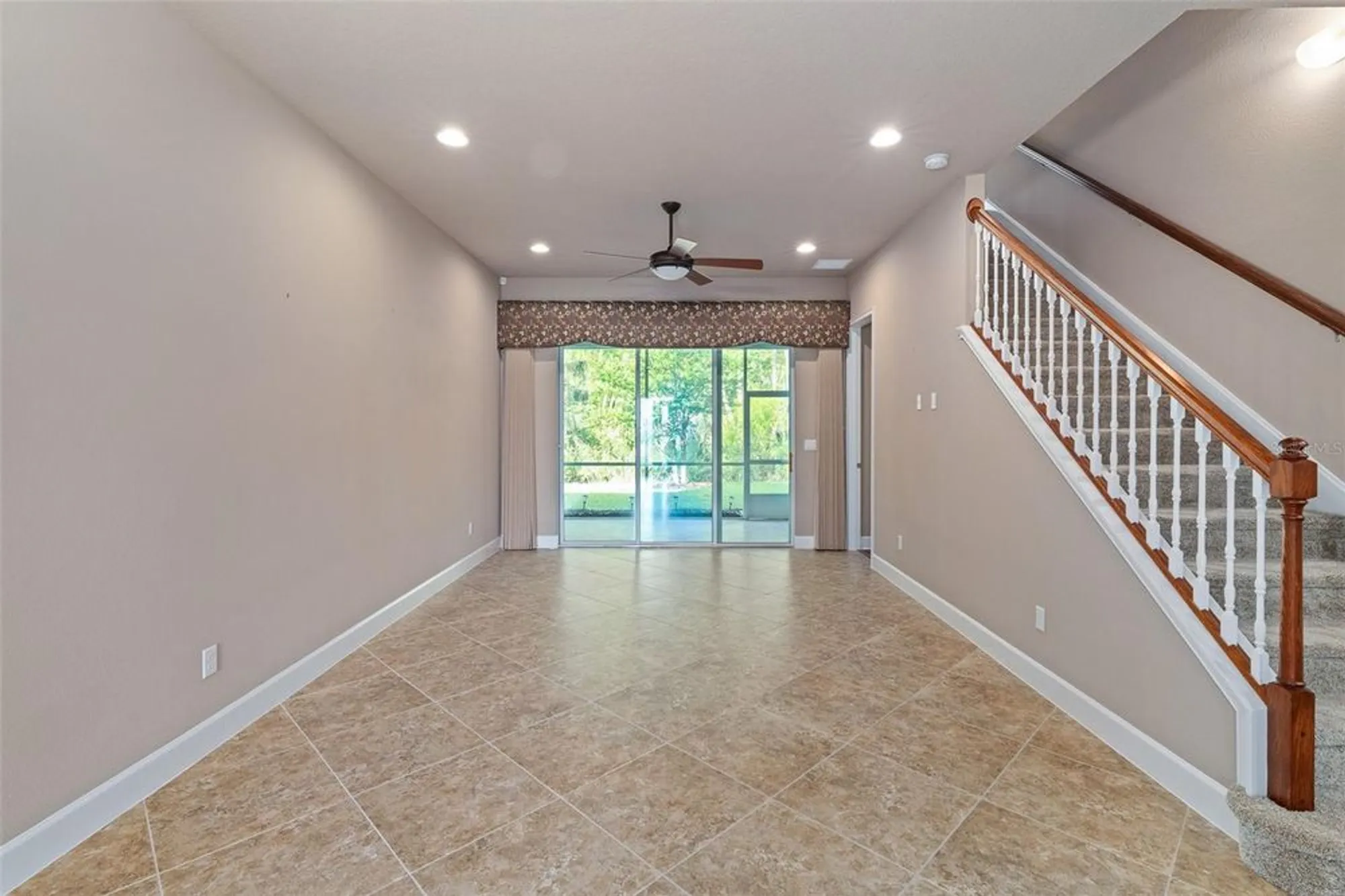 Property Slideshow image 11 of 62 | 829 pinewood dr, Ormond Beach, FL, 32174