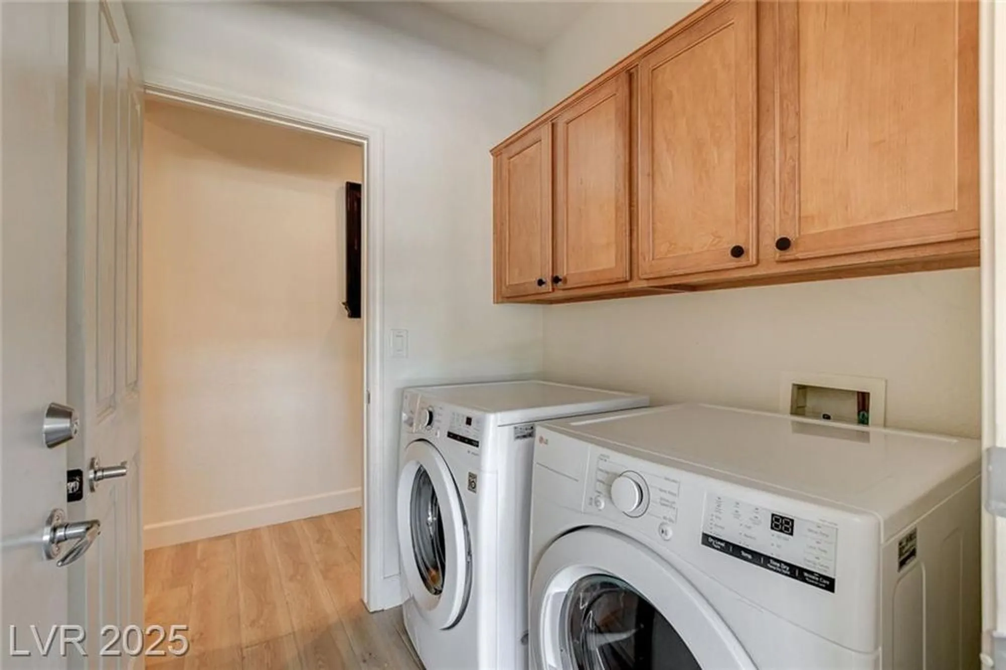 Property Slideshow image 29 of 64 | 7873 broadwing dr, North Las Vegas, NV, 89084