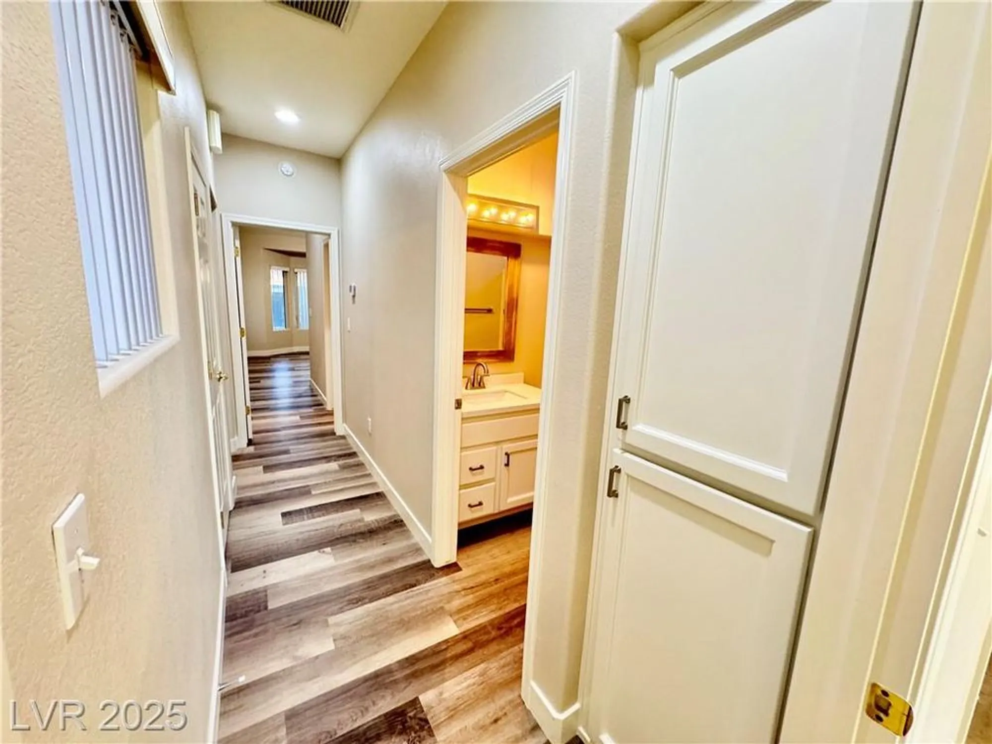 Property Slideshow image 23 of 98 | 10316 bent brook pl, Las Vegas, NV, 89134