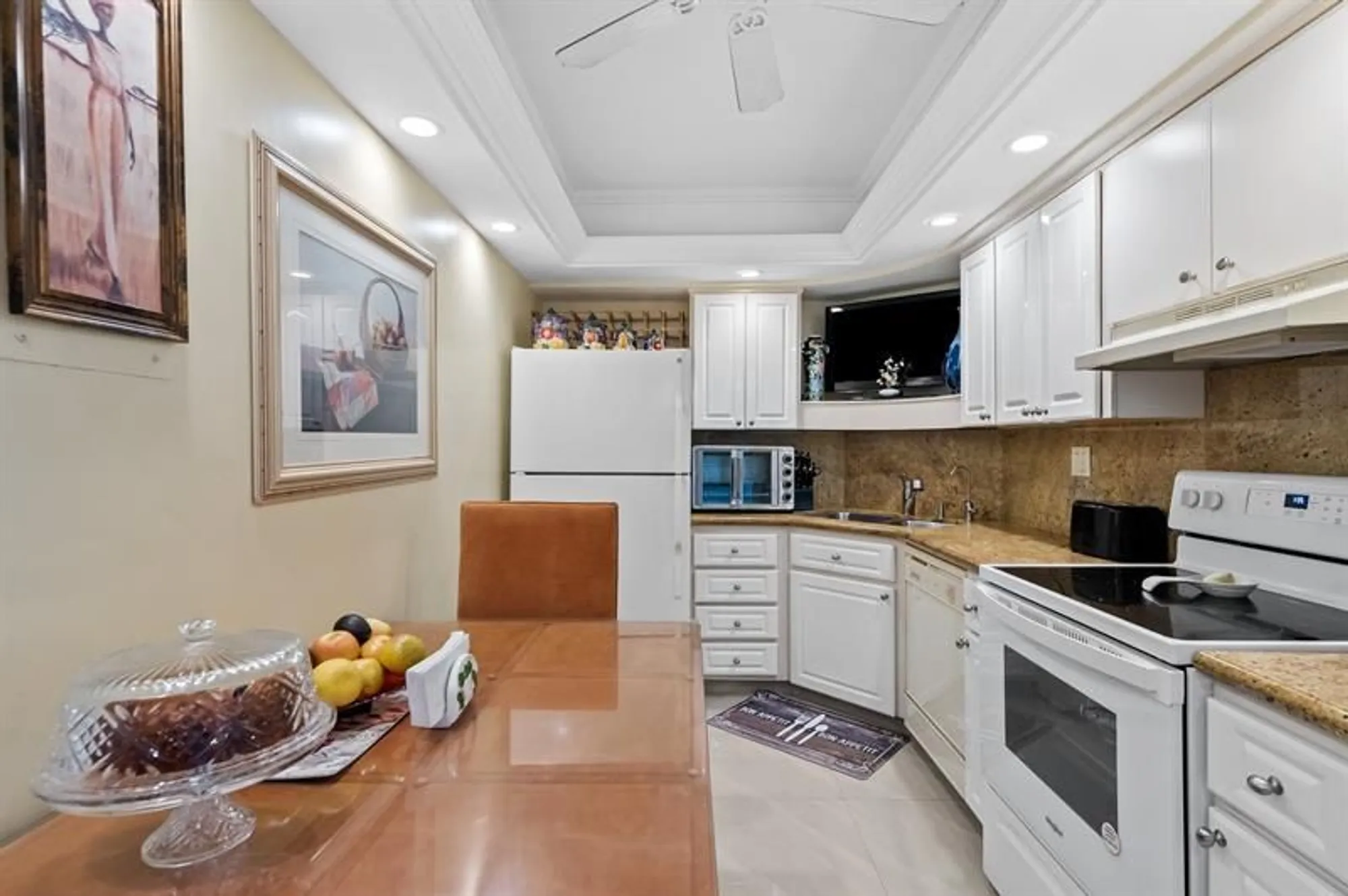 Property Slideshow image 8 of 61 | 3300 ne 36th st 302, Fort Lauderdale, FL, 33308