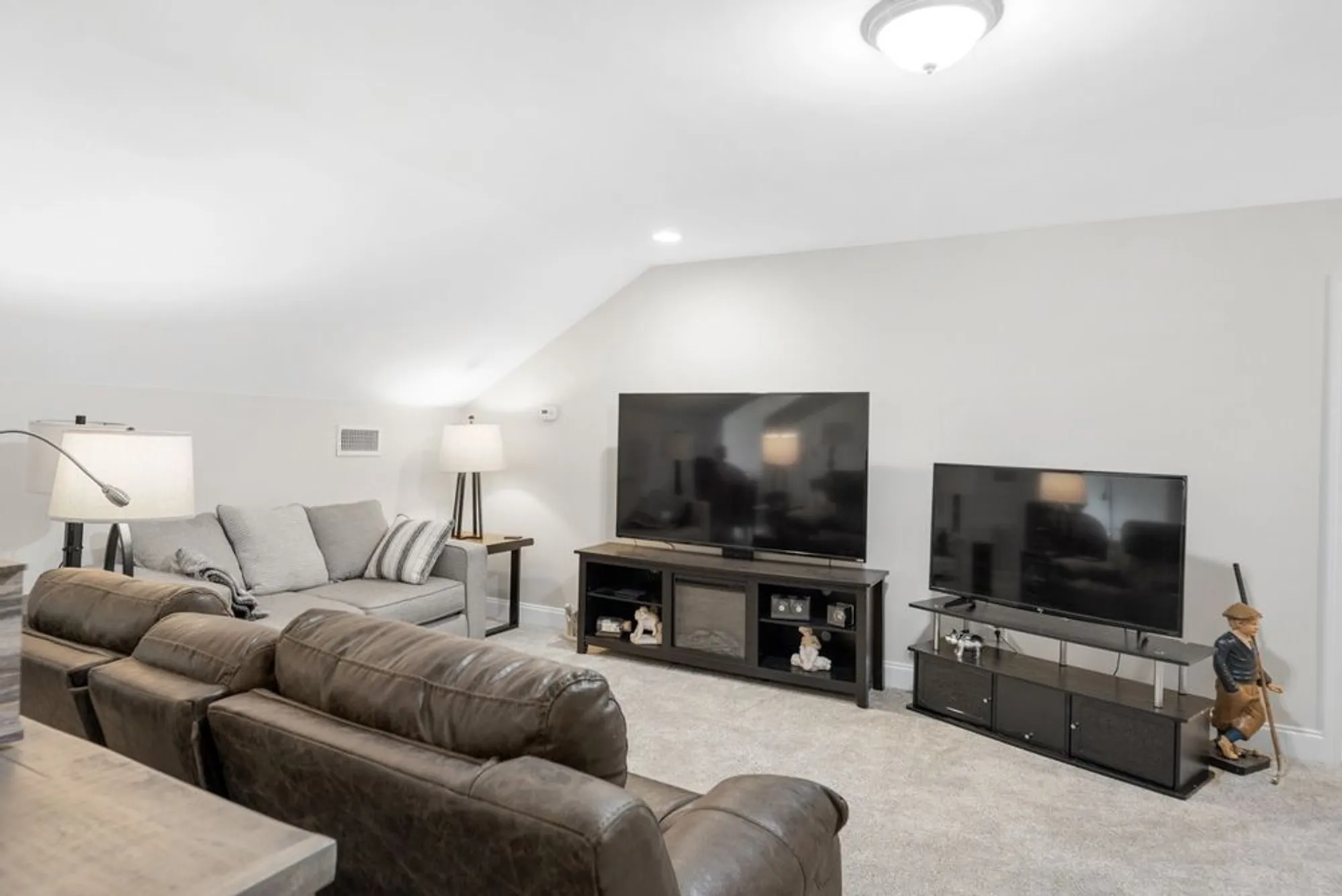 Property Slideshow image 34 of 71 | 240 glennister ct, Gallatin, TN, 37066