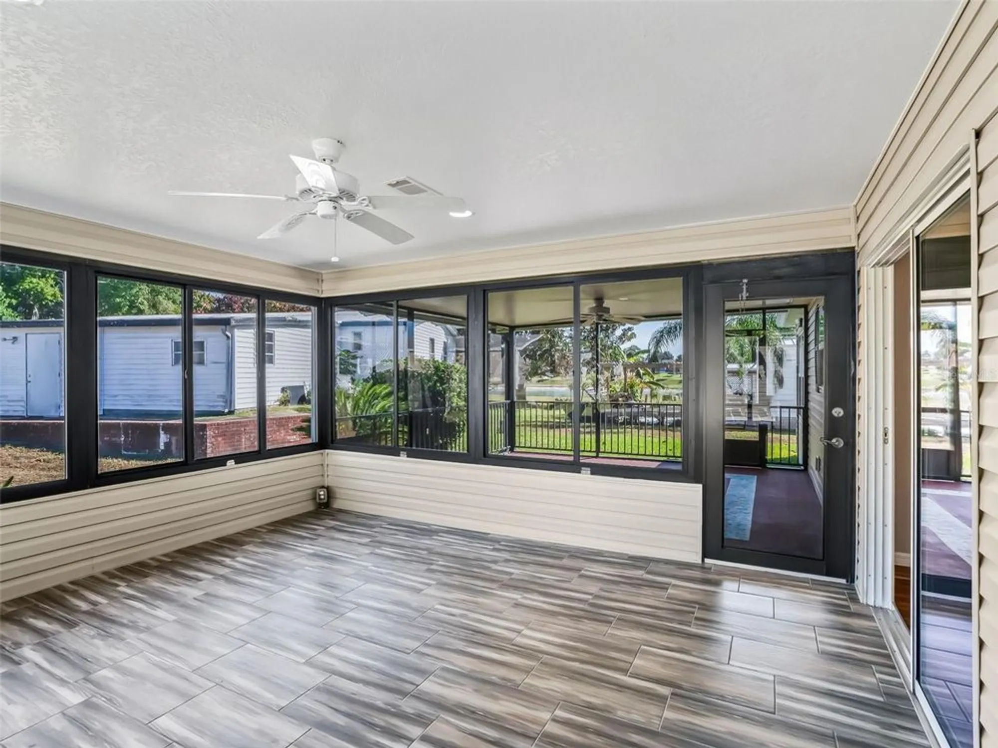 Property Slideshow image 16 of 37 | 828 silver oak ave, Lady Lake, FL, 32159