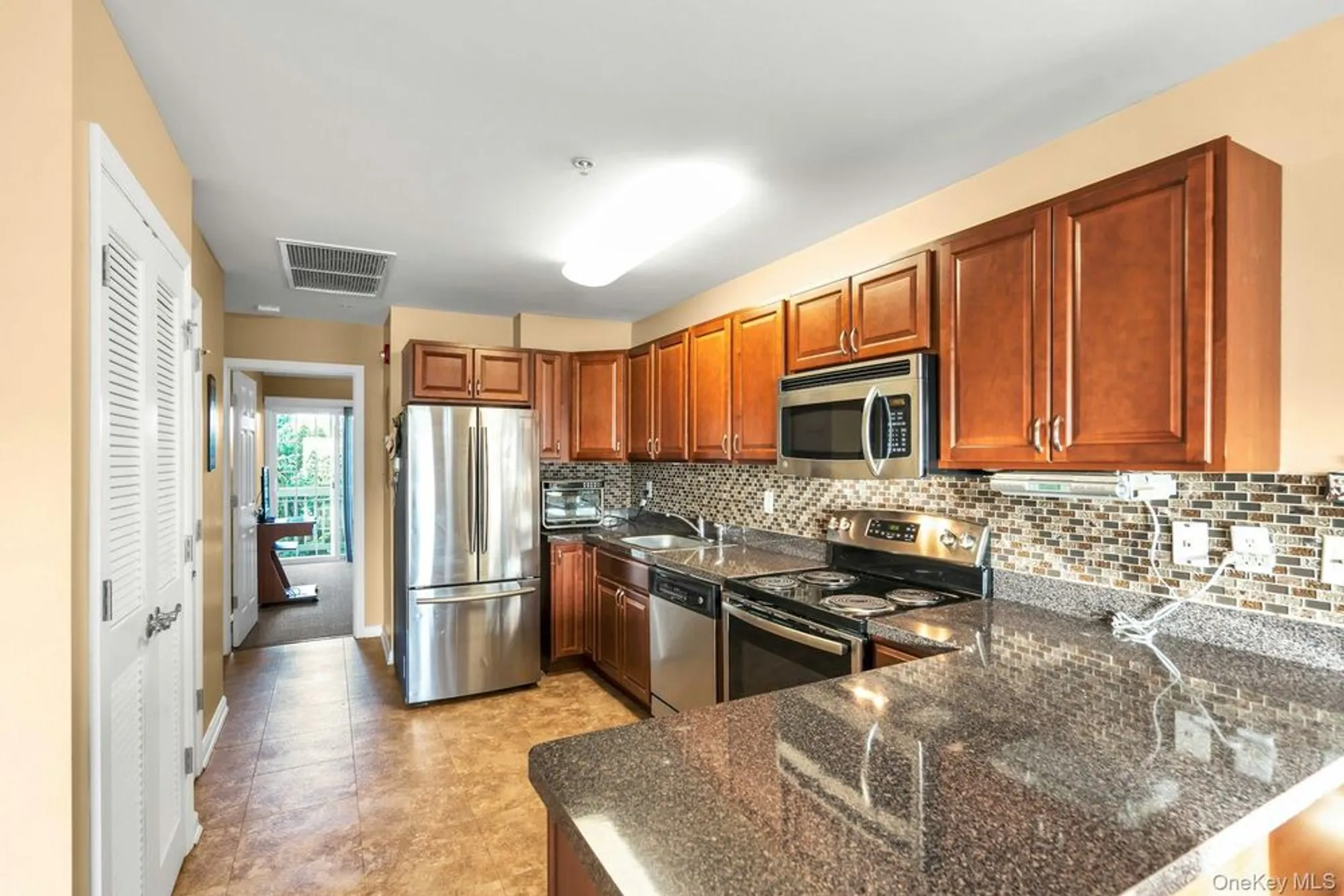 Property Slideshow image 7 of 24 | 1120 willow ln, Valley Stream, NY, 11580