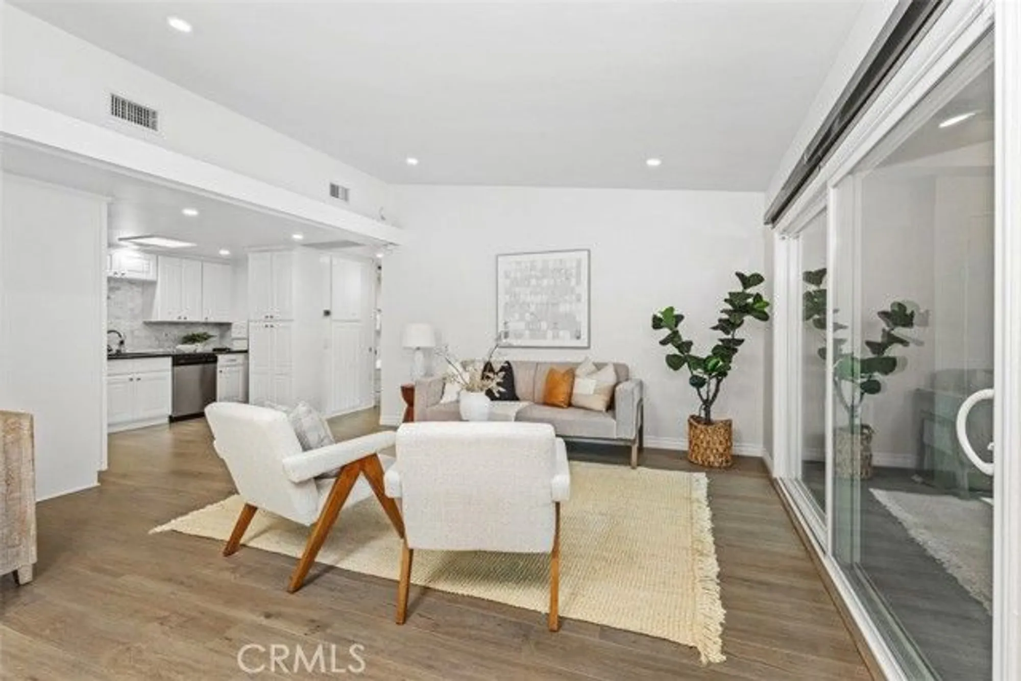 Property Slideshow image 7 of 38 | 13451 danbury ln # m6-133d, Seal Beach, CA, 90740