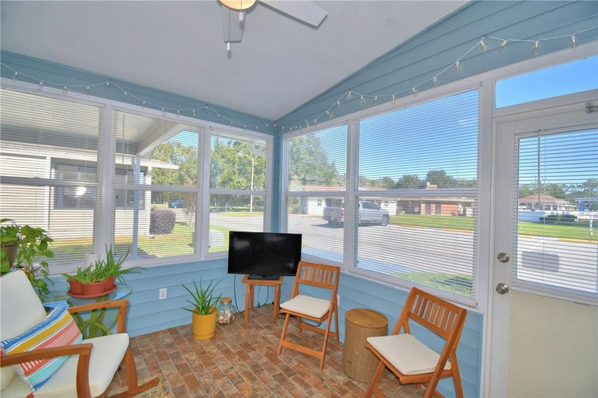 Property Slideshow image 8 of 60 | 4823 colonnades cir, Lakeland, FL, 33811