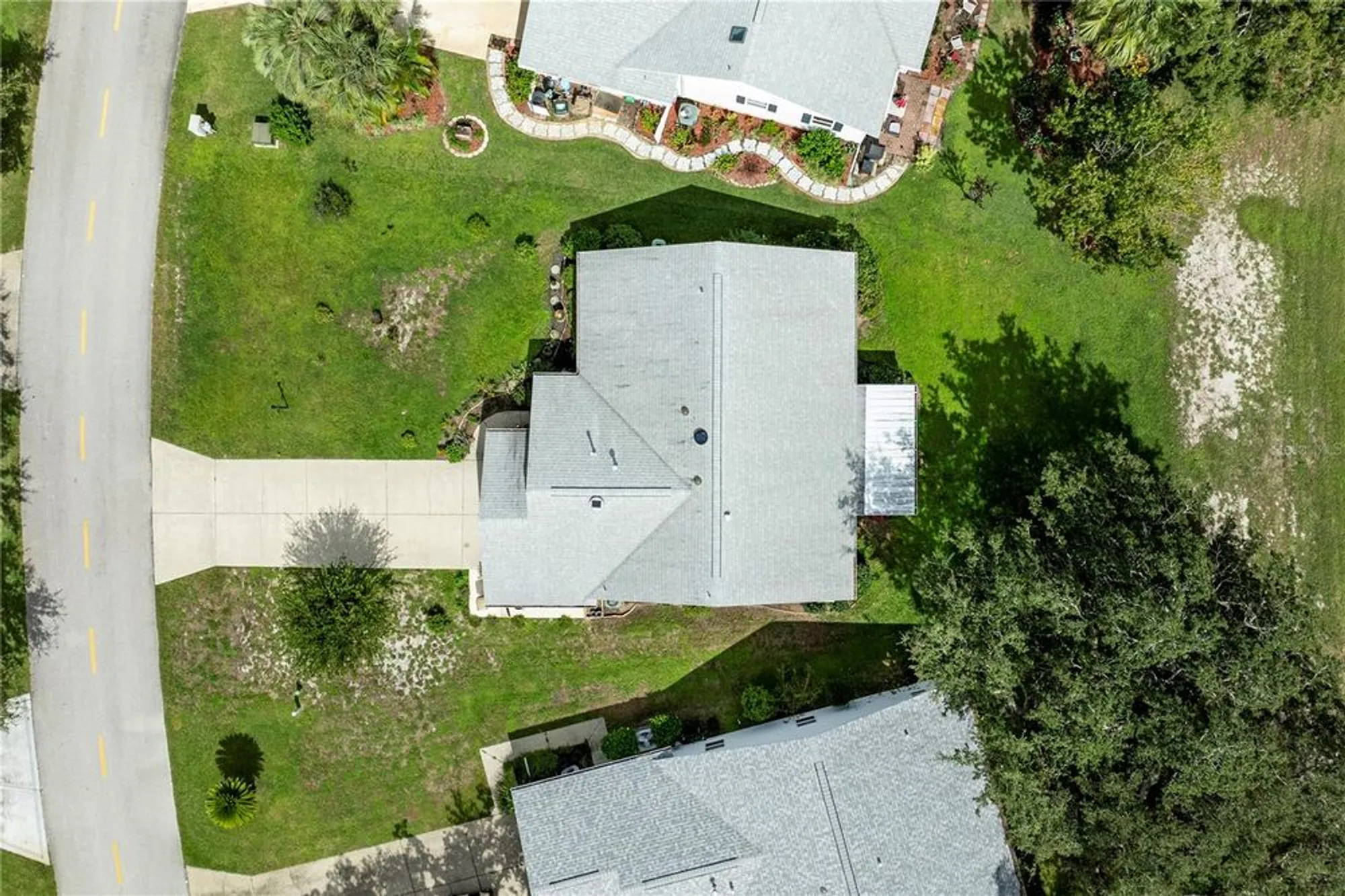 Property Slideshow image 7 of 33 | 803 dundee cir, Leesburg, FL, 34788