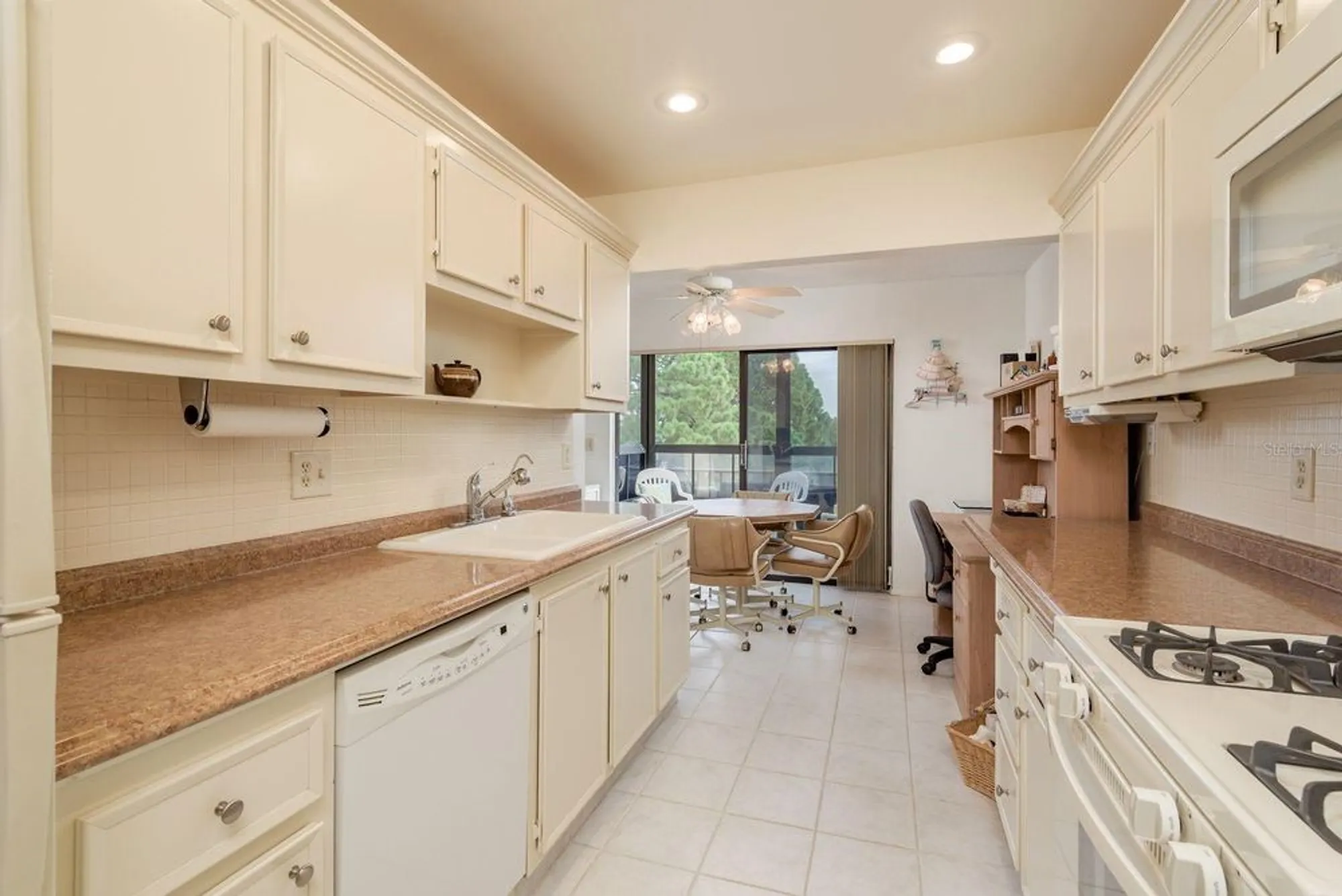 Property Slideshow image 13 of 56 | 7975 58th ave n unit 403, St Petersburg, FL, 33709