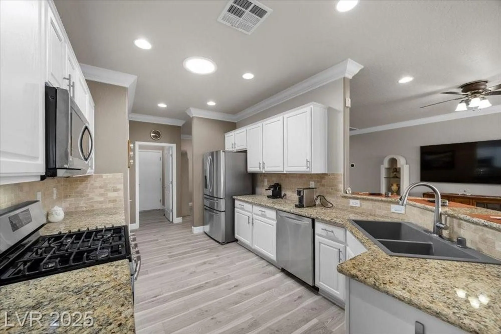 Property Slideshow image 15 of 37 | 2367 peaceful sky dr, Henderson, NV, 89044