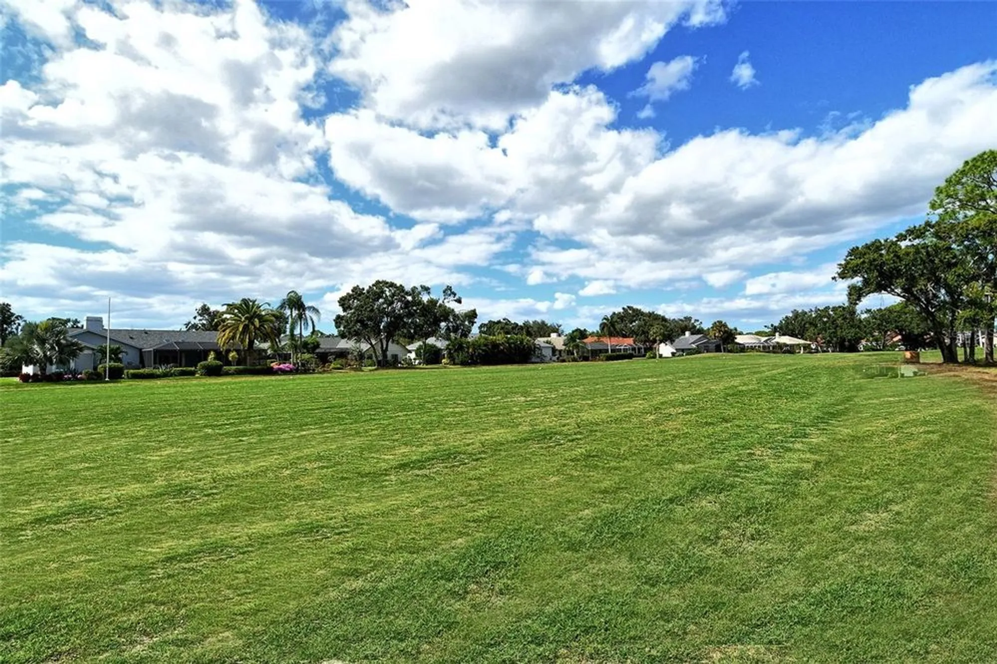 Property Slideshow image 33 of 38 | 6261 timber lake dr f6, Sarasota, FL, 34243