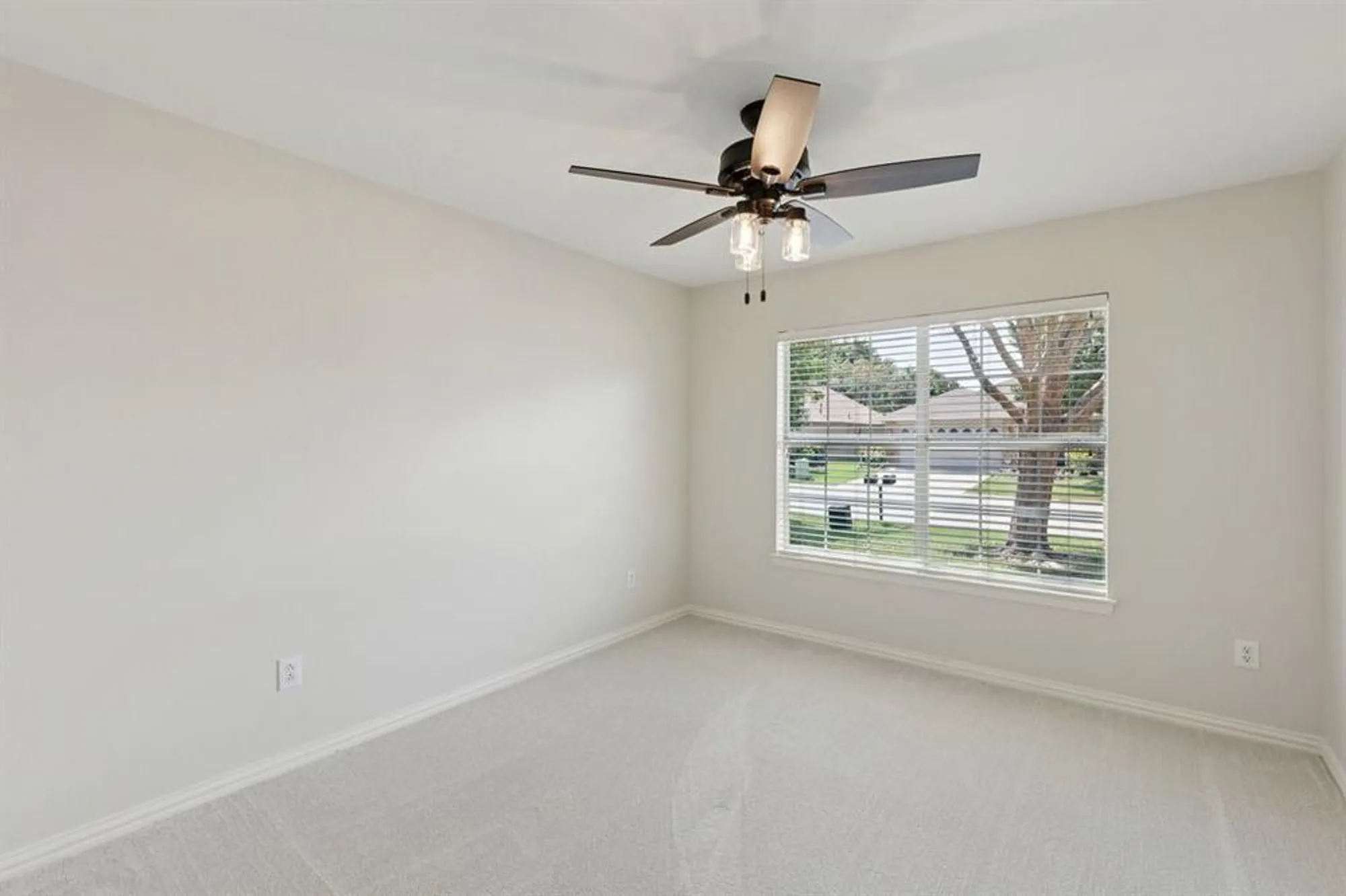 Property Slideshow image 21 of 31 | 10101 southpoint ct, Denton, TX, 76207