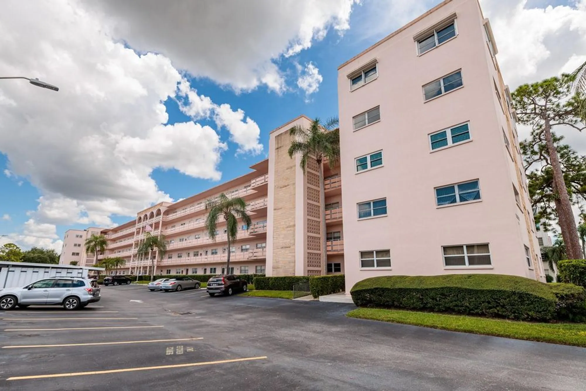 Property Slideshow image 1 of 22 | 5623 80th st n unit 504, Saint Petersburg, FL, 33709