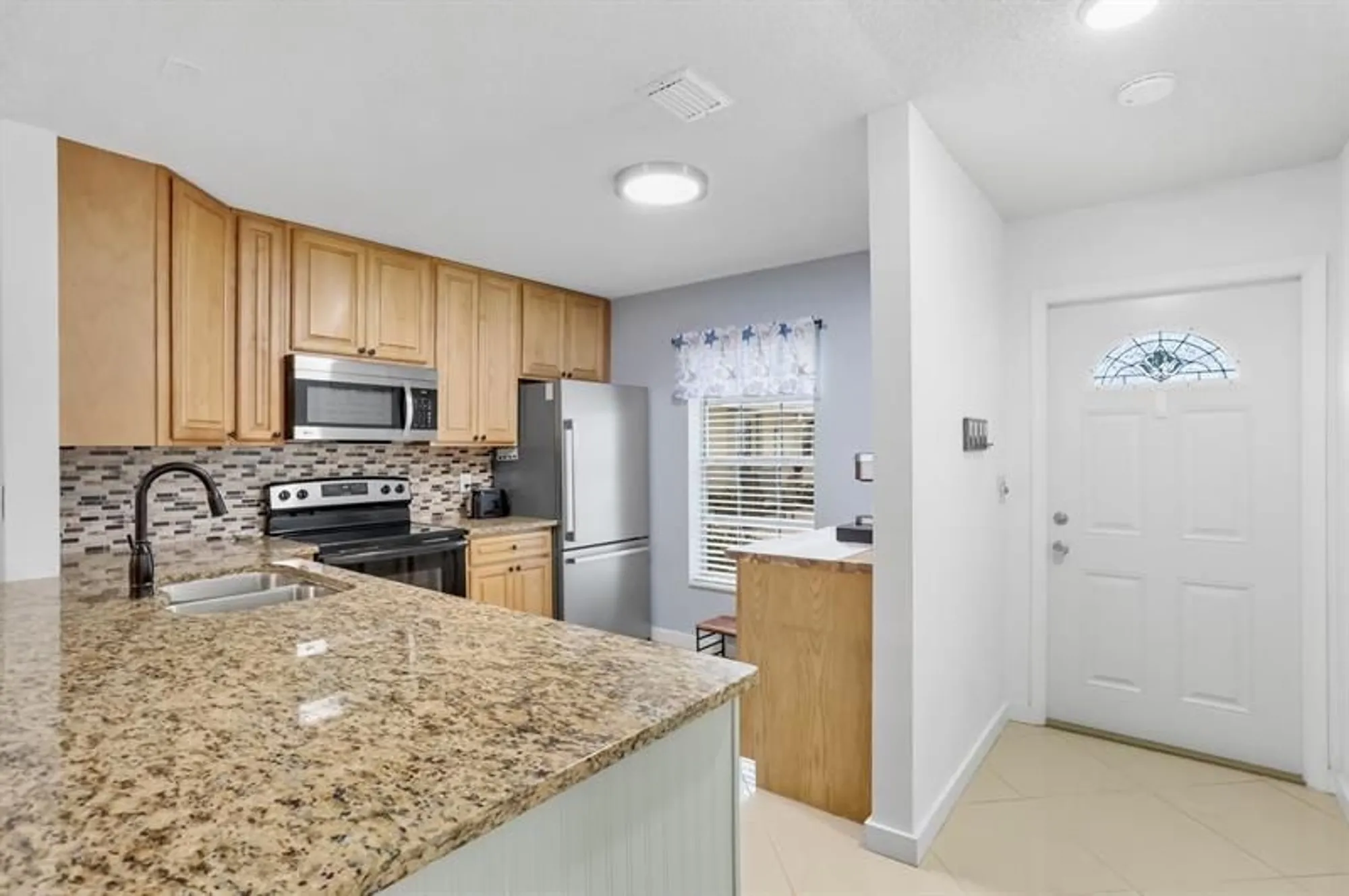 Property Slideshow image 4 of 33 | 395 bennington ln, Lake Worth, FL, 33467