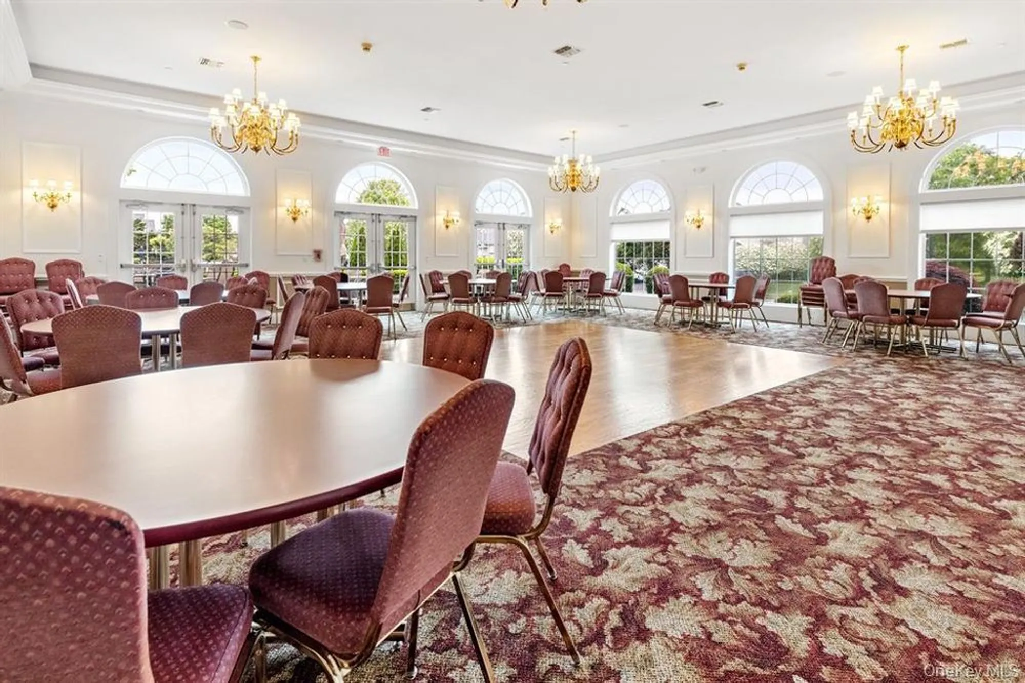 Property Slideshow image 40 of 47 | 98 scenic lake dr, Riverhead, NY, 11901