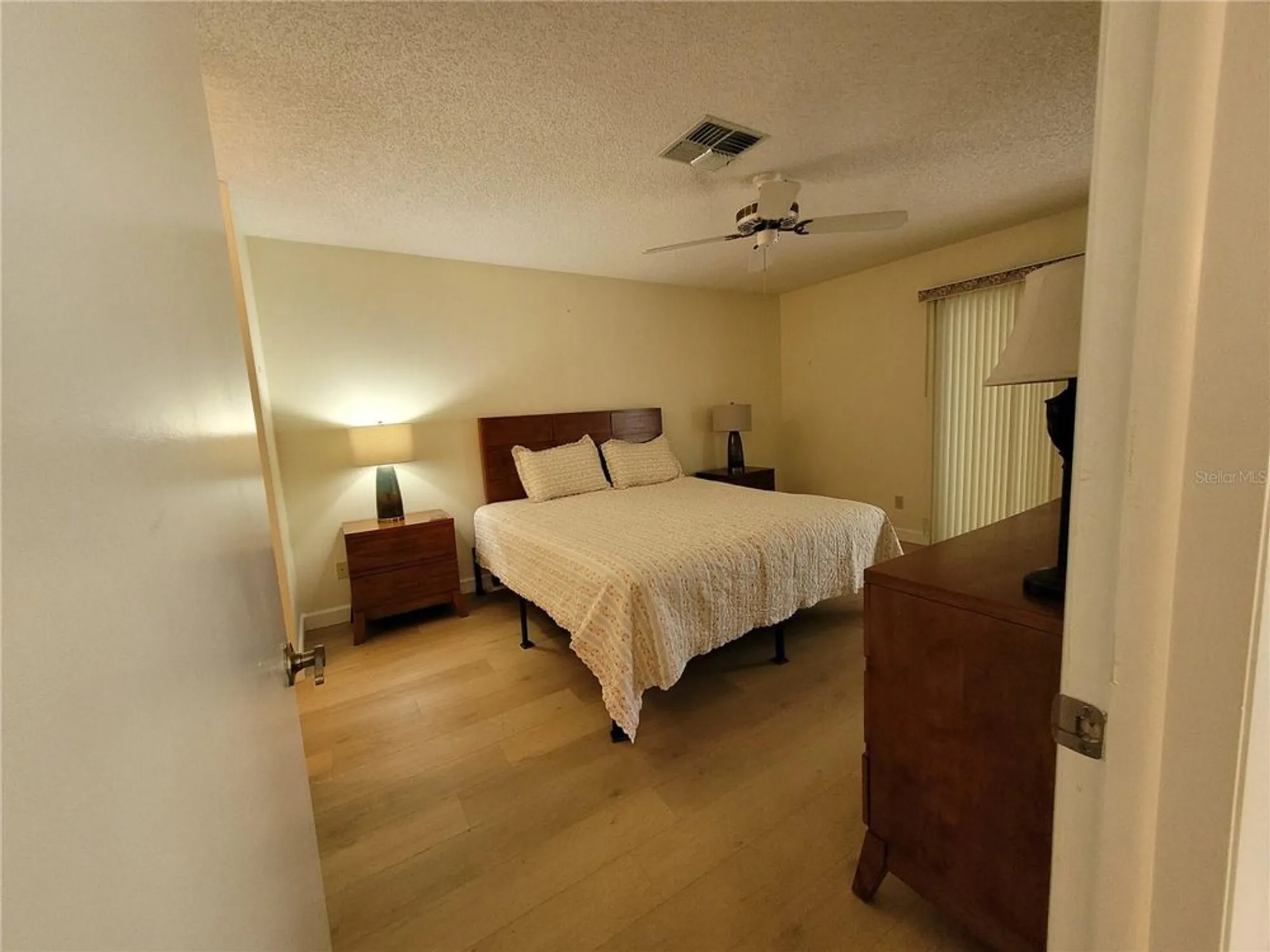 Property Slideshow image 7 of 23 | 946 madrid dr, Palm Harbor, FL, 34684